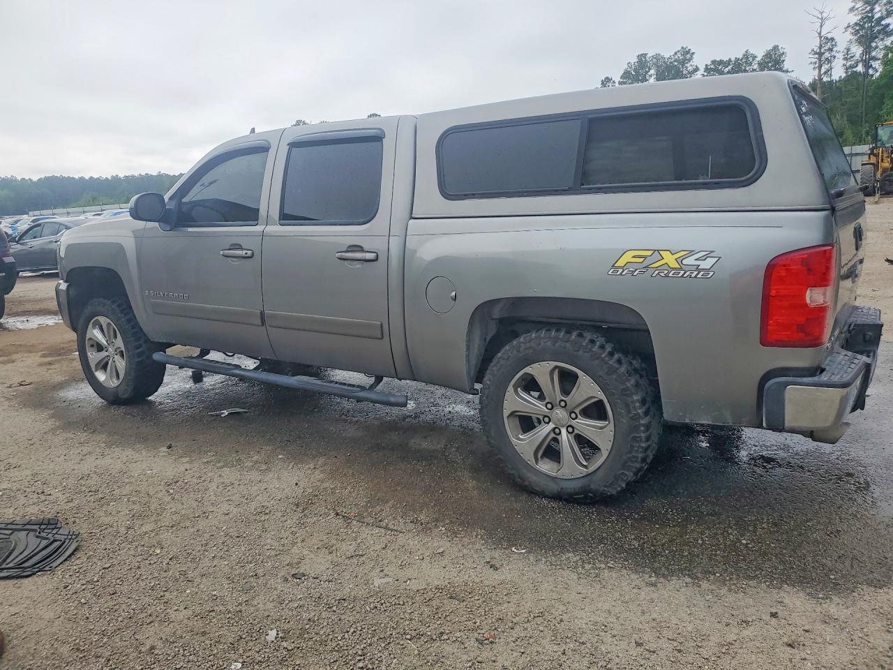 2007 Chevrolet Silverado K1500 Crew Cab Gray vin: 2GCEK13M671629250