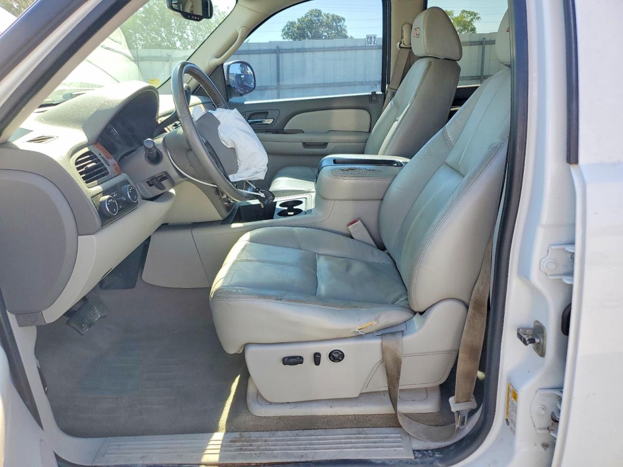 2008 Chevrolet Silverado K1500 White vin: 2GCEK13M781234494