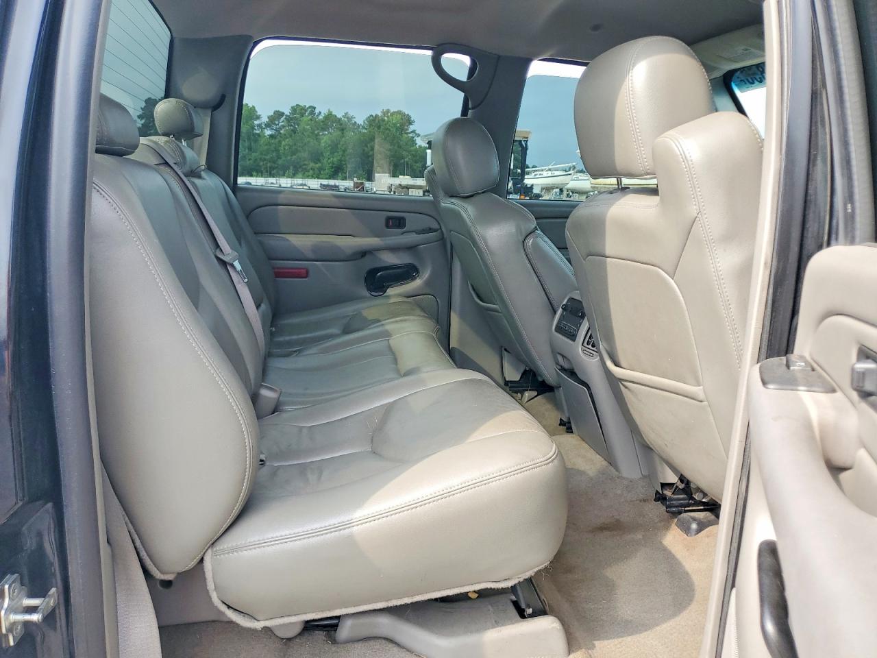 2006 Chevrolet Silverado K1500 Two Tone vin: 2GCEK13N661179929