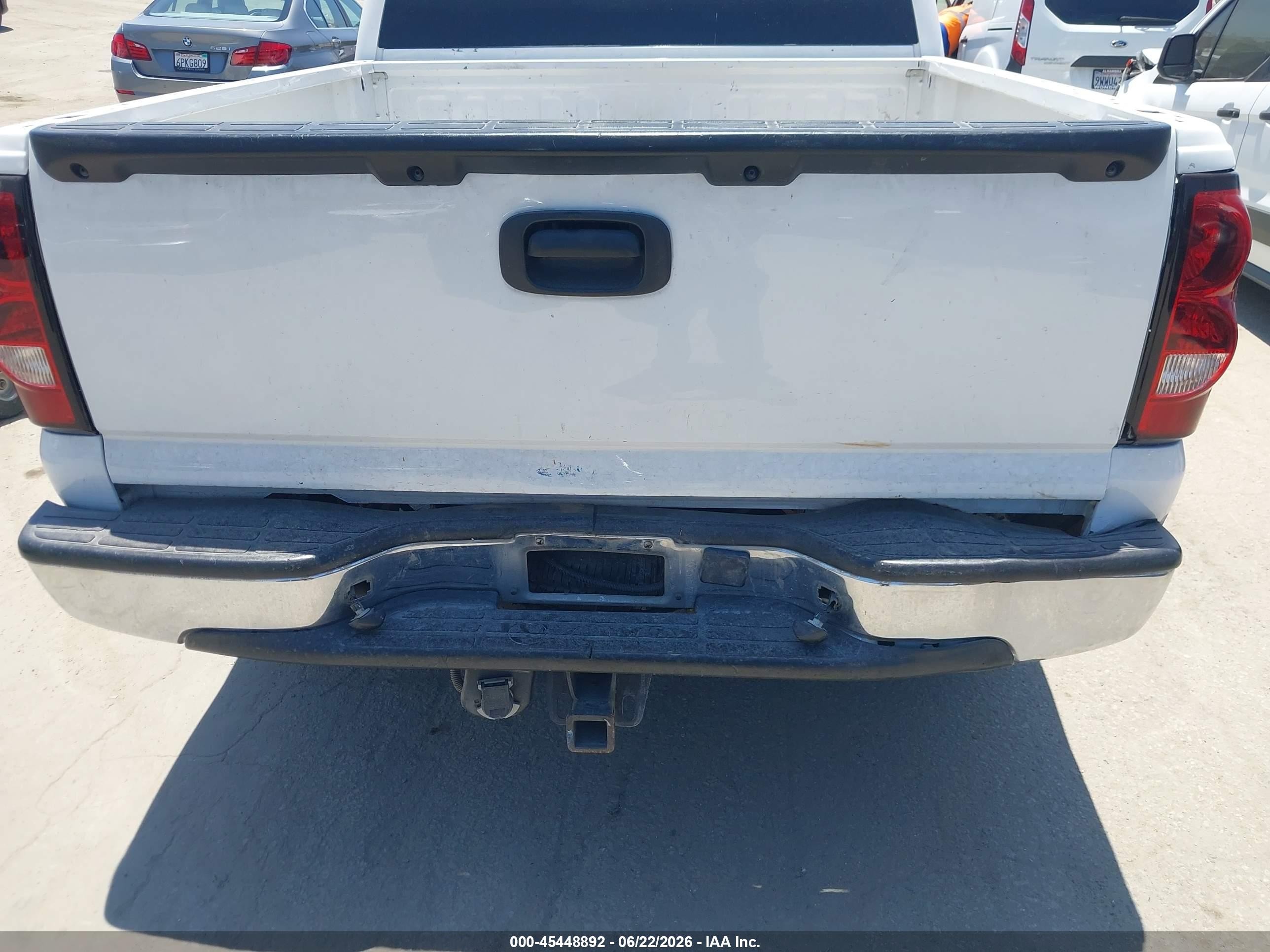 2005 Chevrolet Silverado 1500 Ls White vin: 2GCEK13T051105631