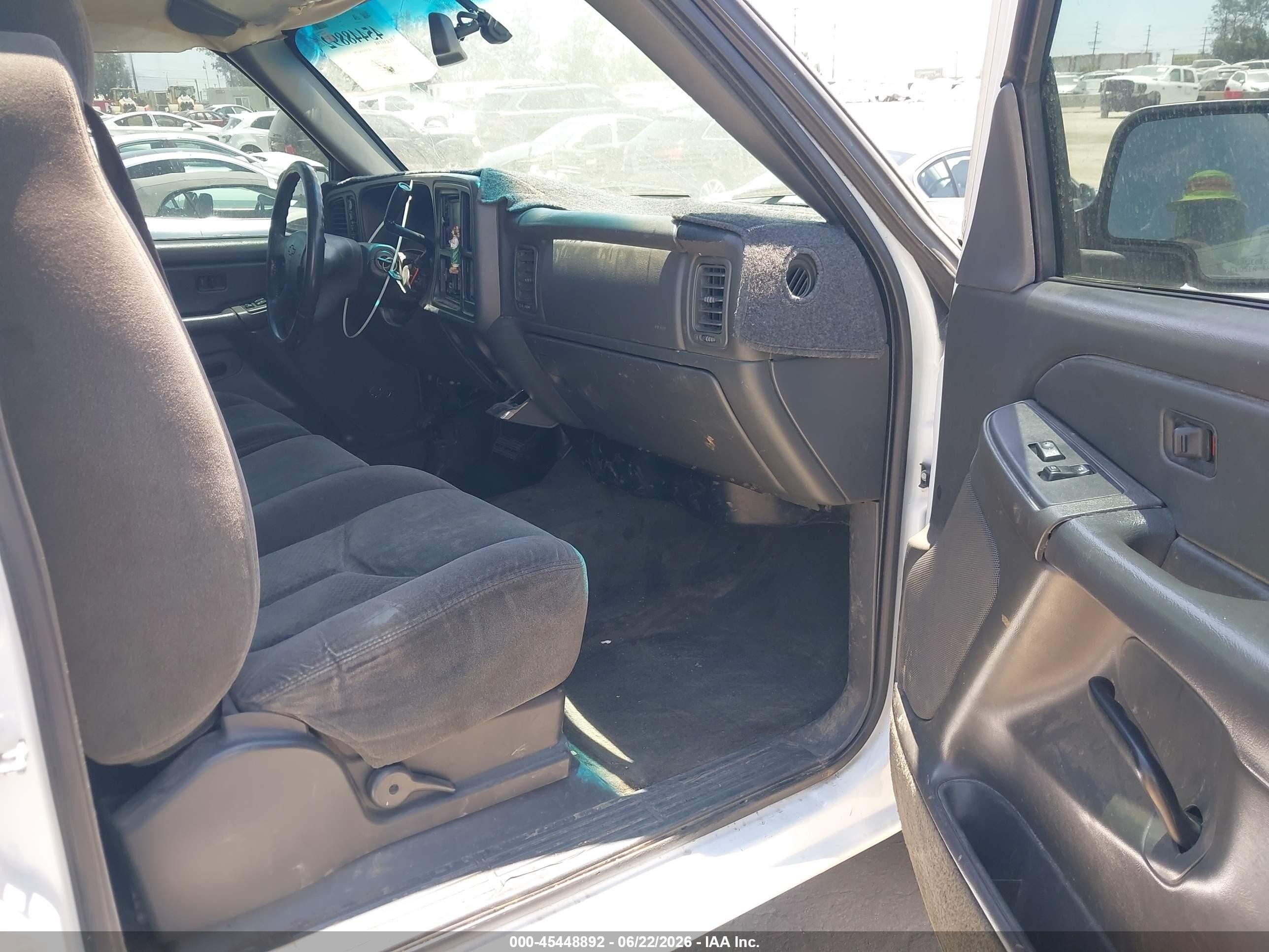 2005 Chevrolet Silverado 1500 Ls White vin: 2GCEK13T051105631