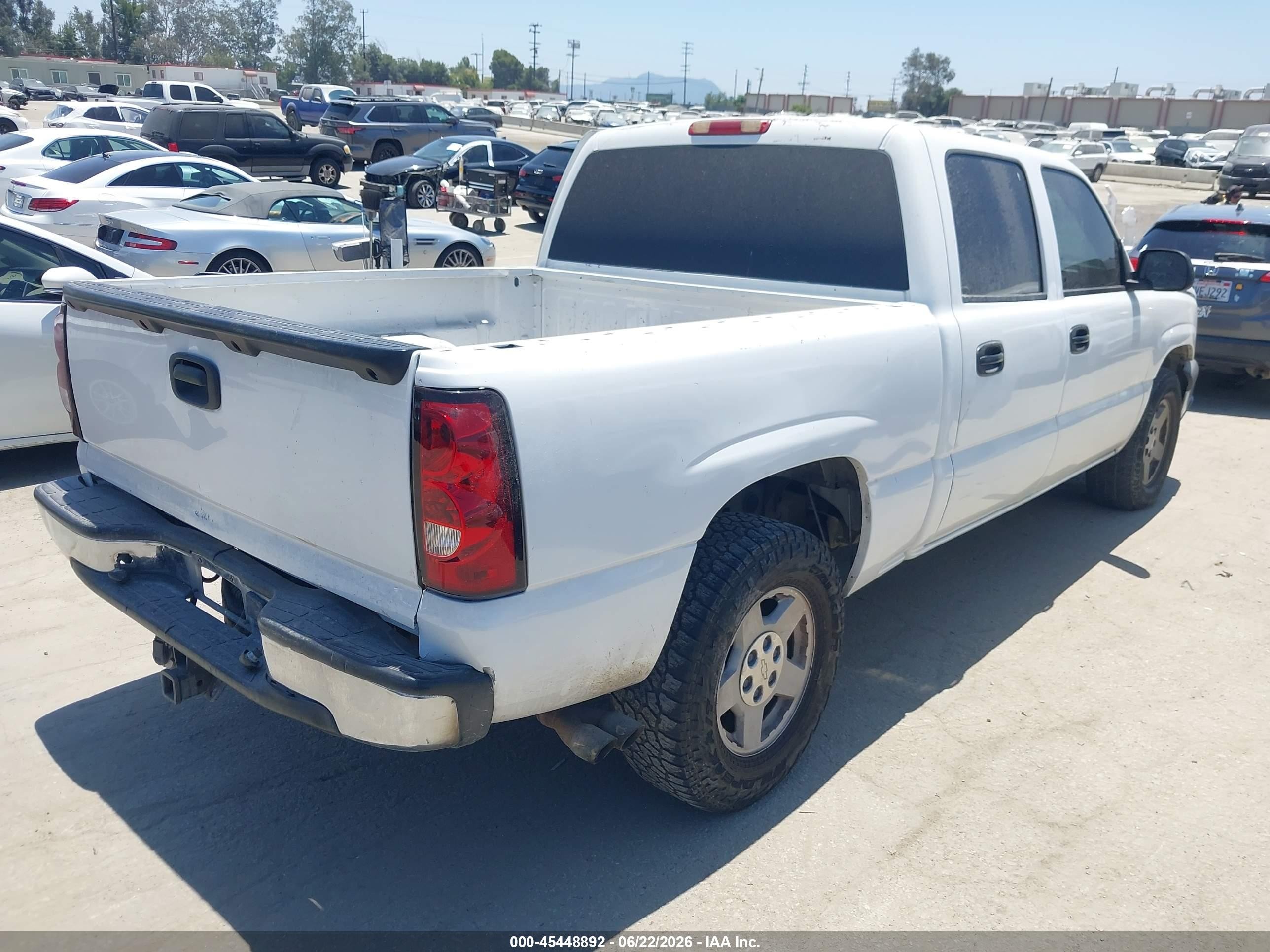 2005 Chevrolet Silverado 1500 Ls White vin: 2GCEK13T051105631