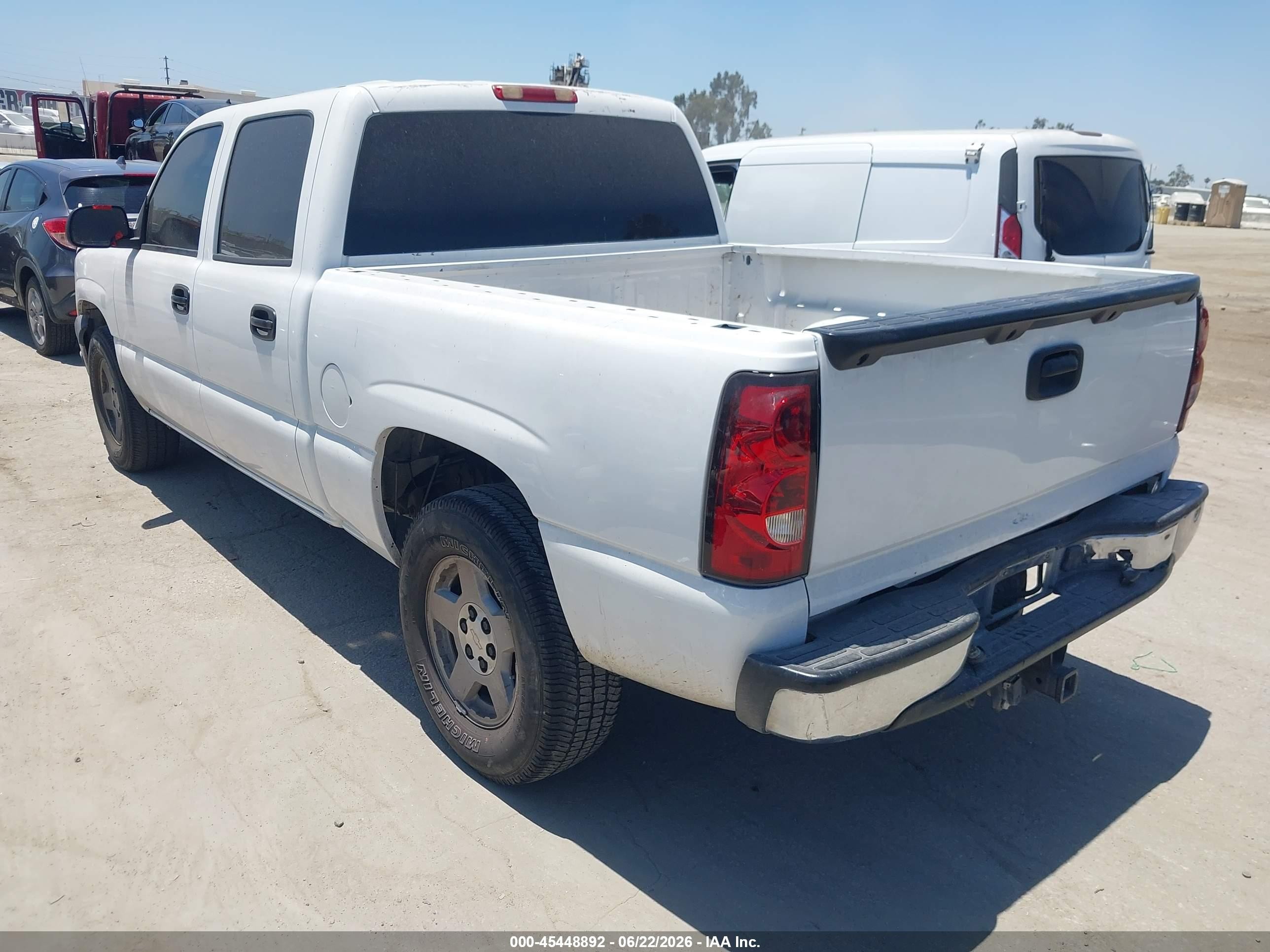 2005 Chevrolet Silverado 1500 Ls White vin: 2GCEK13T051105631