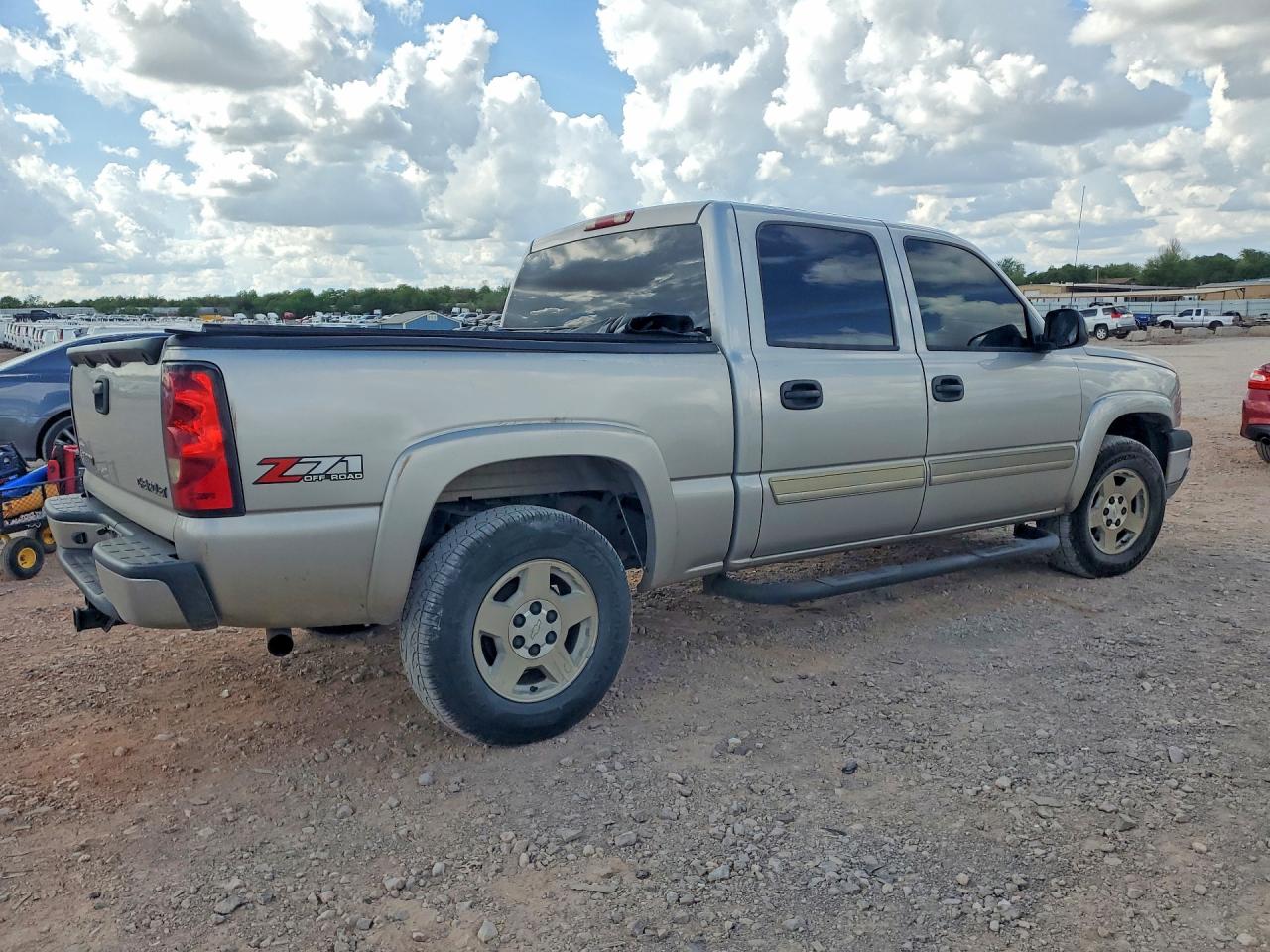 2005 Chevrolet Silverado K1500 Tan vin: 2GCEK13T051336903