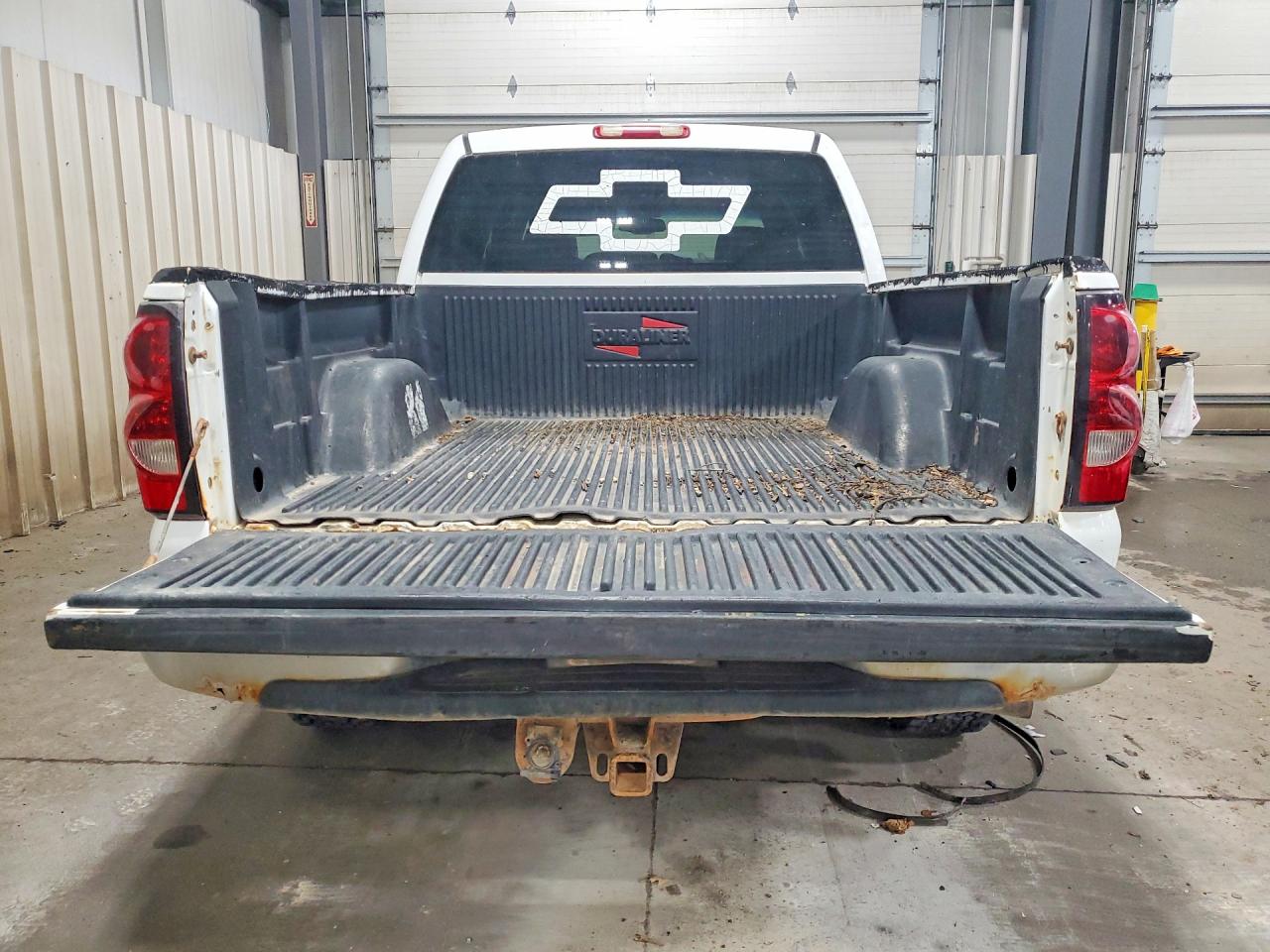 2006 Chevrolet Silverado K1500 White vin: 2GCEK13T161195227
