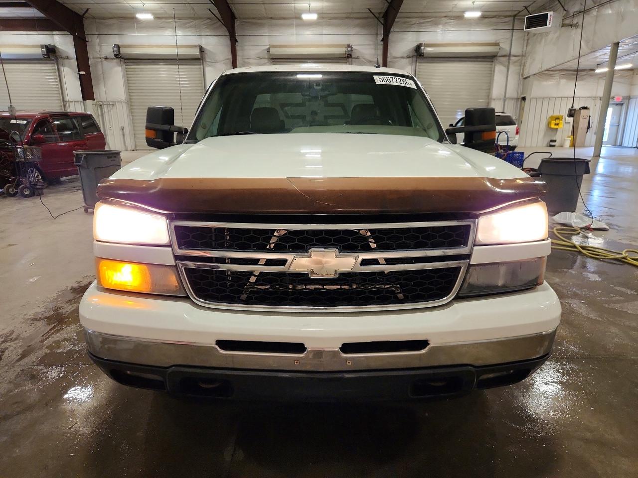2006 Chevrolet Silverado K1500 White vin: 2GCEK13T161195227