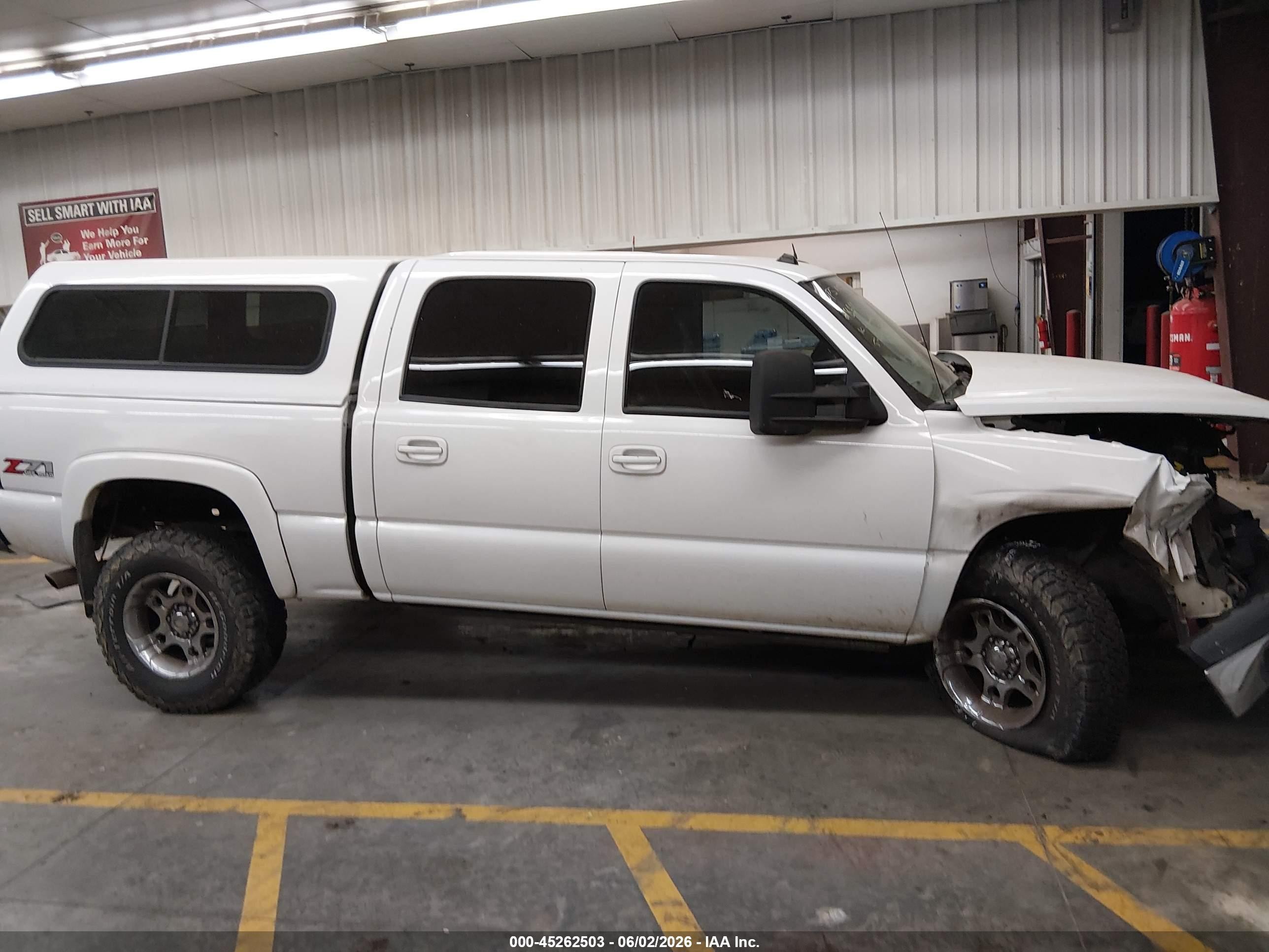 2004 Chevrolet Silverado 1500 Z71 White vin: 2GCEK13T241432434