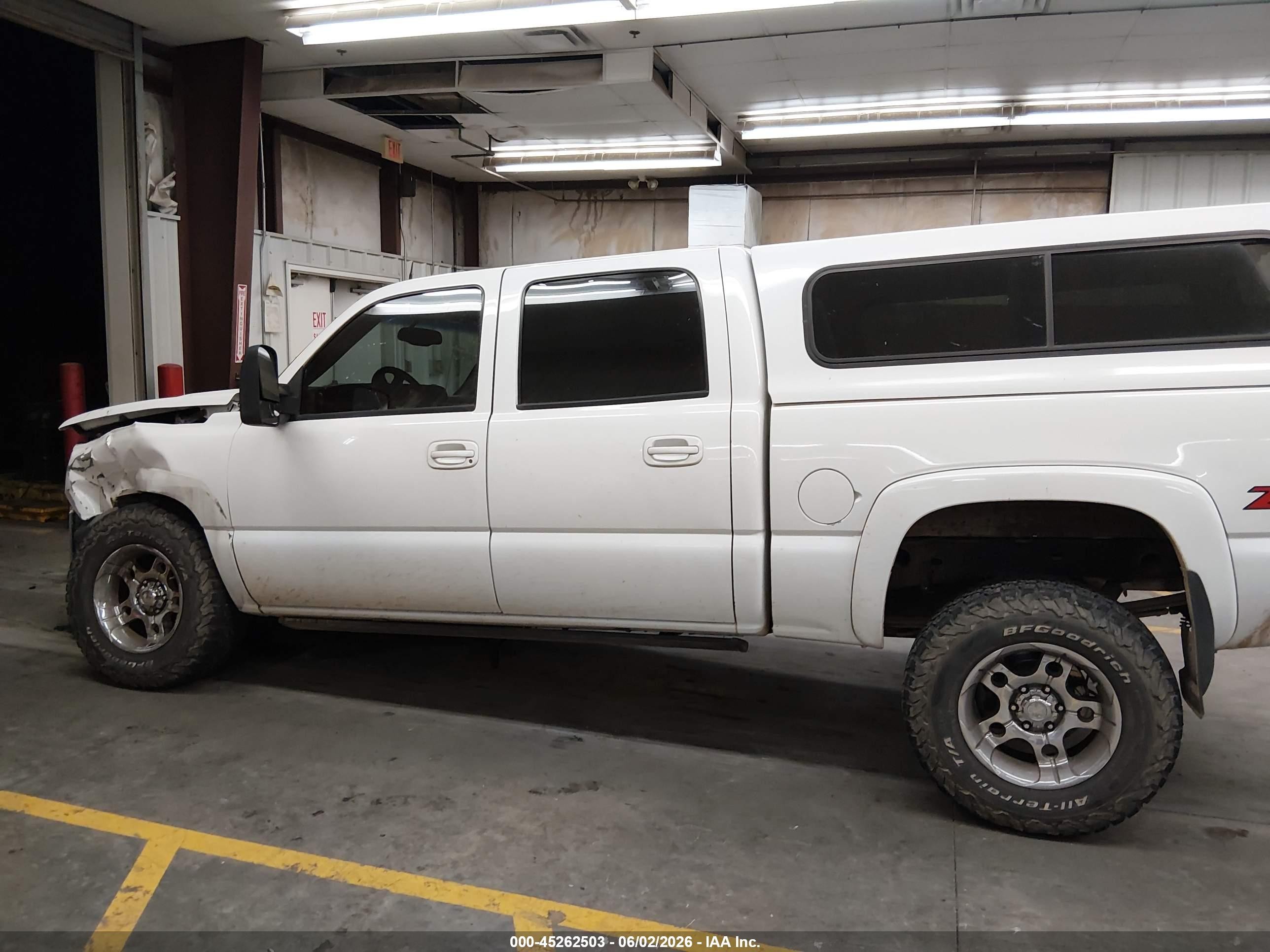 2004 Chevrolet Silverado 1500 Z71 White vin: 2GCEK13T241432434