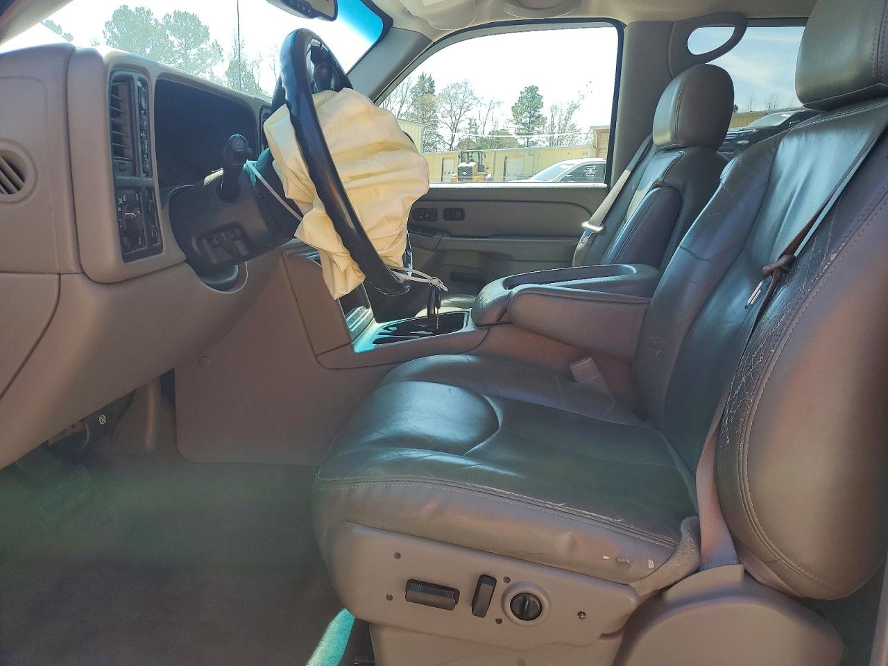 2006 Chevrolet Silverado K1500 White vin: 2GCEK13T261126062