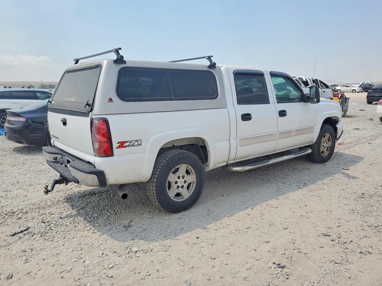 2006 Chevrolet Silverado K1500 White vin: 2GCEK13T261143668