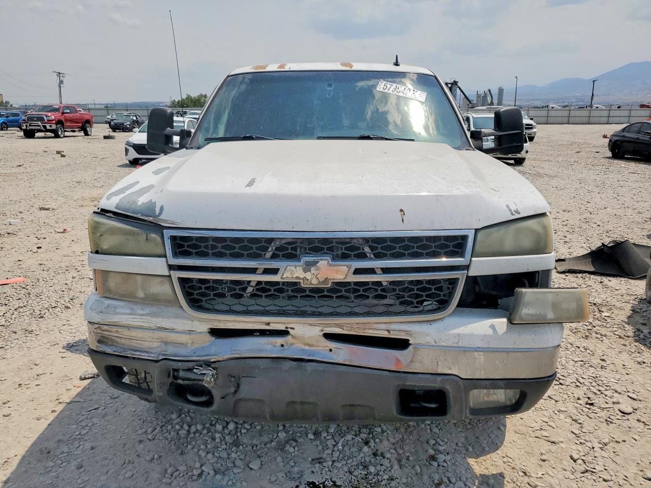 2006 Chevrolet Silverado K1500 White vin: 2GCEK13T261143668