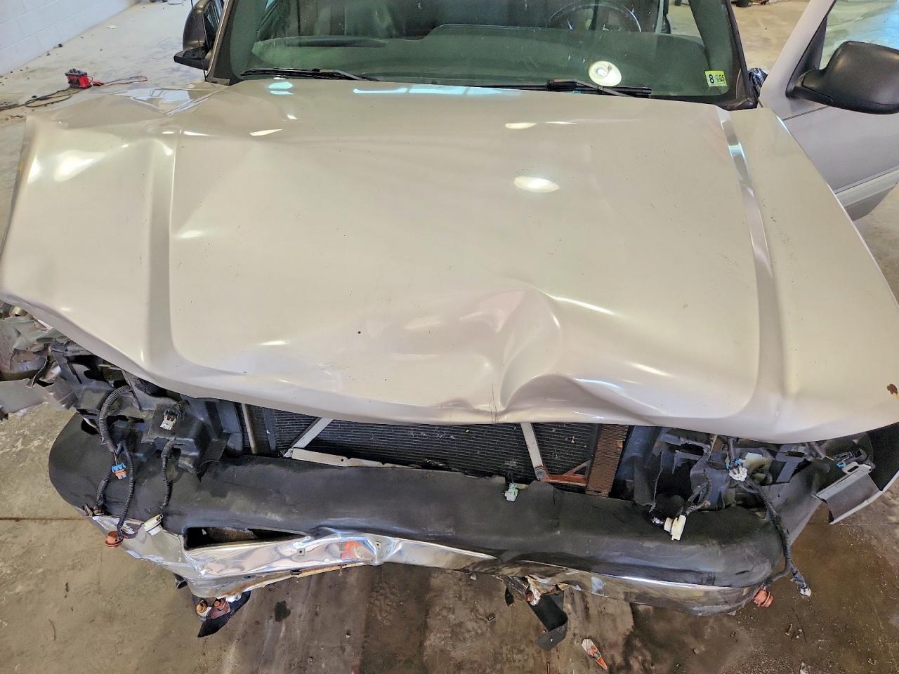2005 Chevrolet Silverado K1500 Silver vin: 2GCEK13T351123380