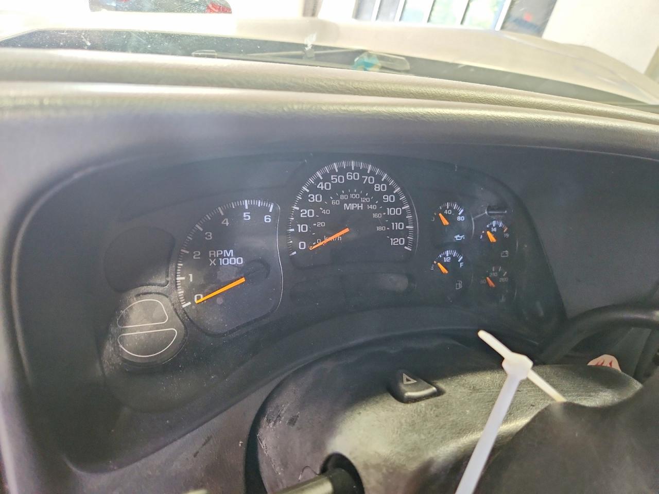 2005 Chevrolet Silverado K1500 Silver vin: 2GCEK13T351123380