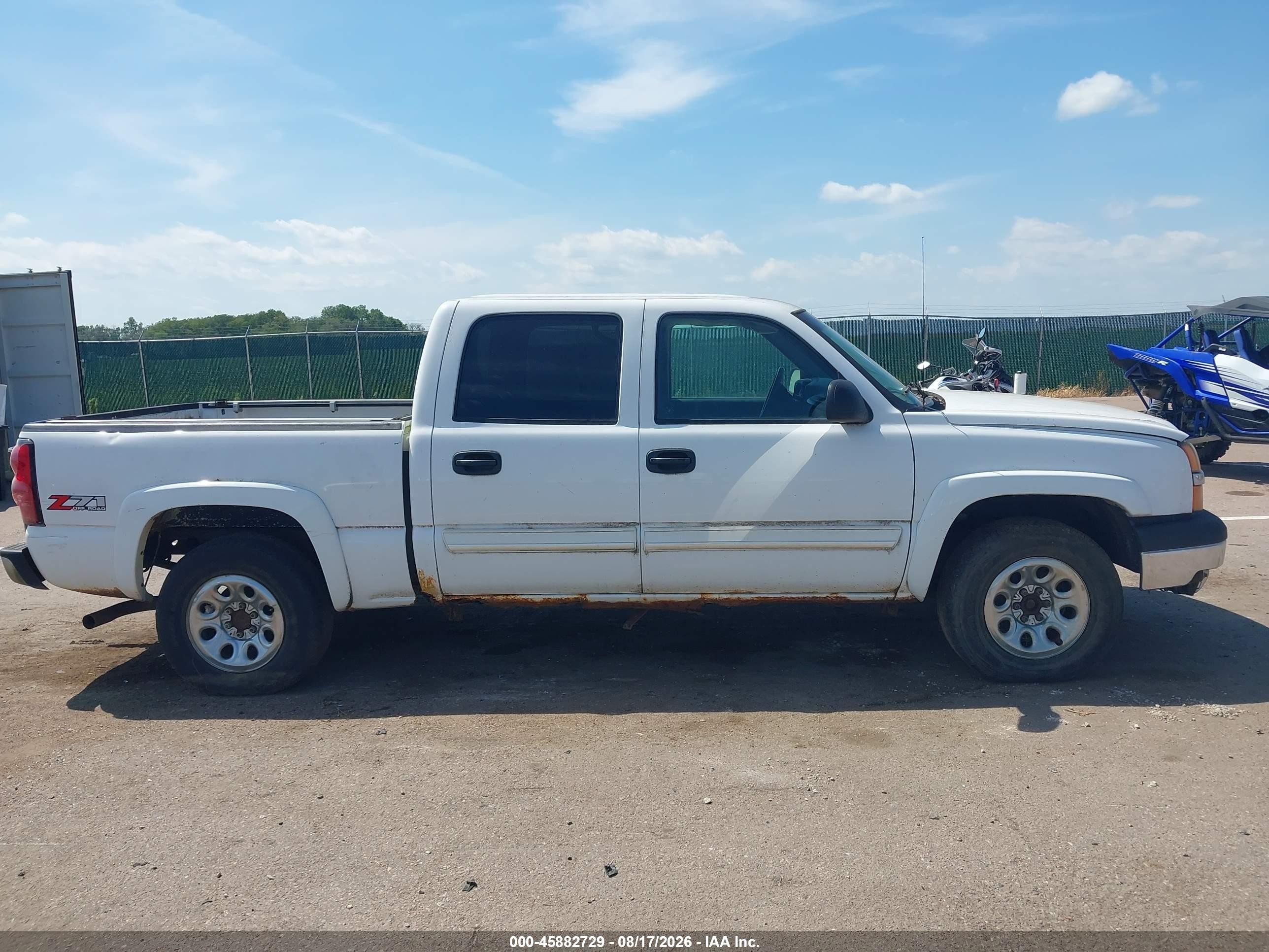 2005 Chevrolet Silverado 1500 Z71 White vin: 2GCEK13T451156257