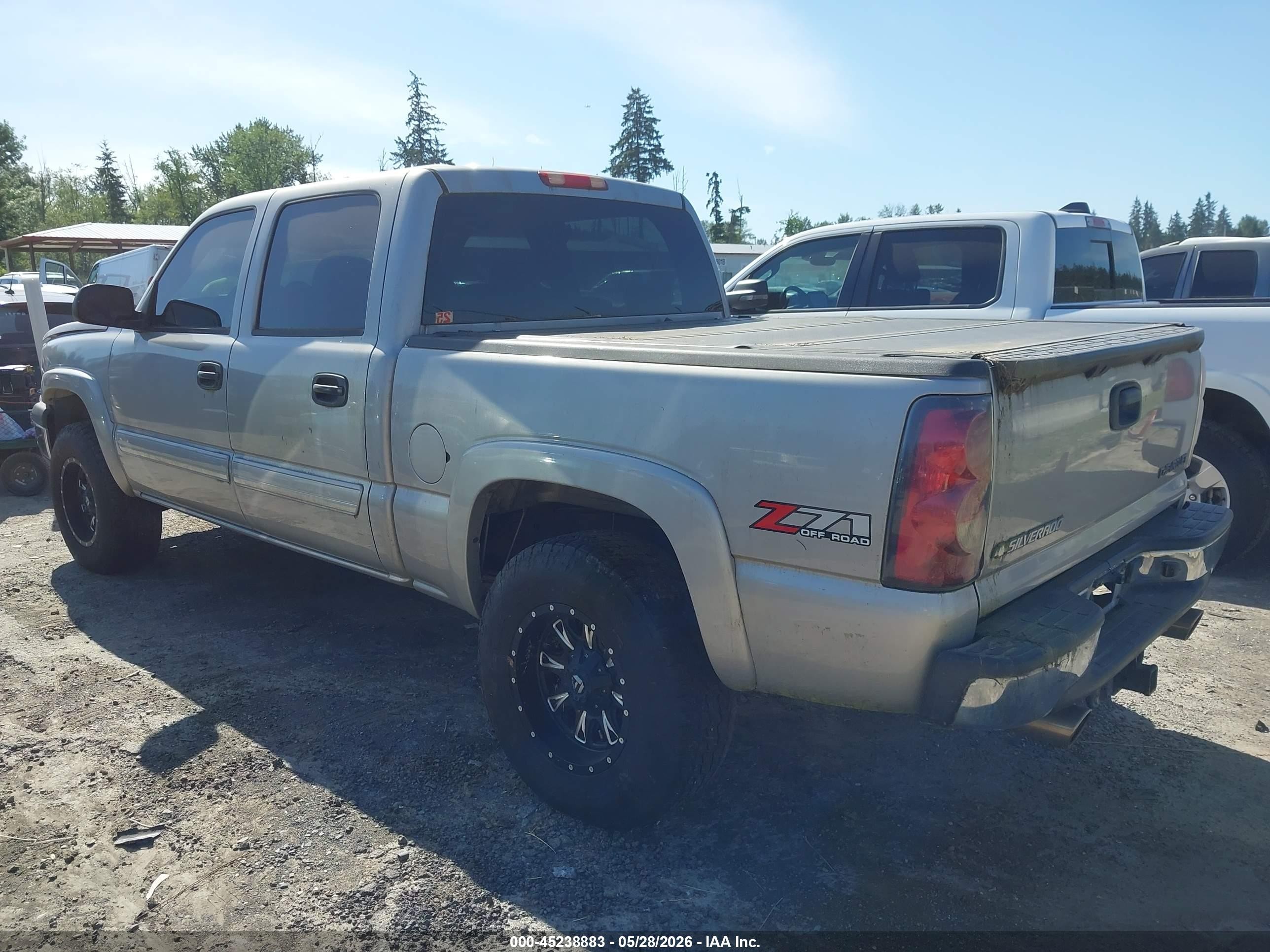 2005 Chevrolet Silverado 1500 Z71 Silver vin: 2GCEK13T451342221