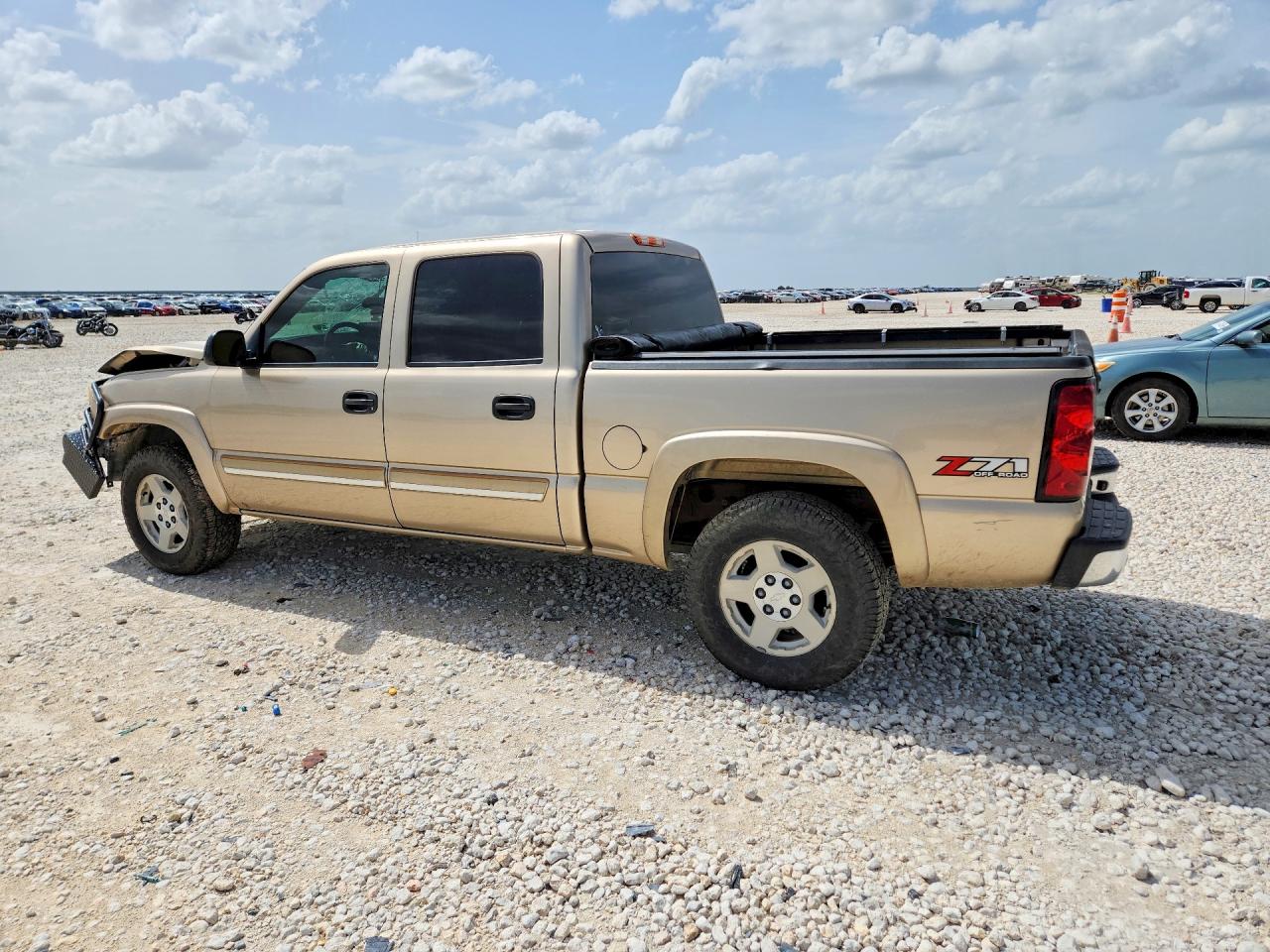 2004 Chevrolet Silverado K1500 Tan vin: 2GCEK13T541420696
