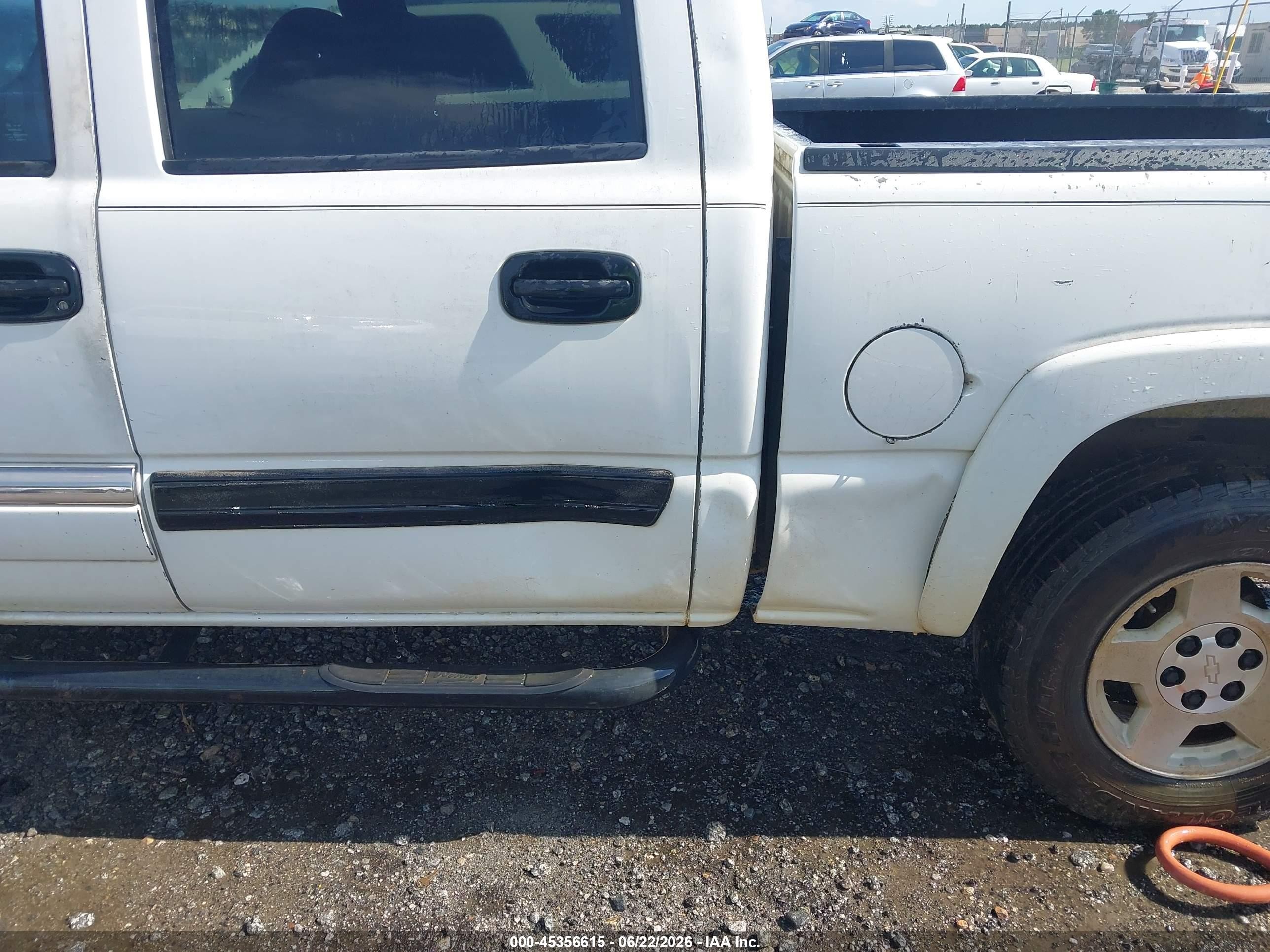 2004 Chevrolet Silverado 1500 Z71 White vin: 2GCEK13T541429933