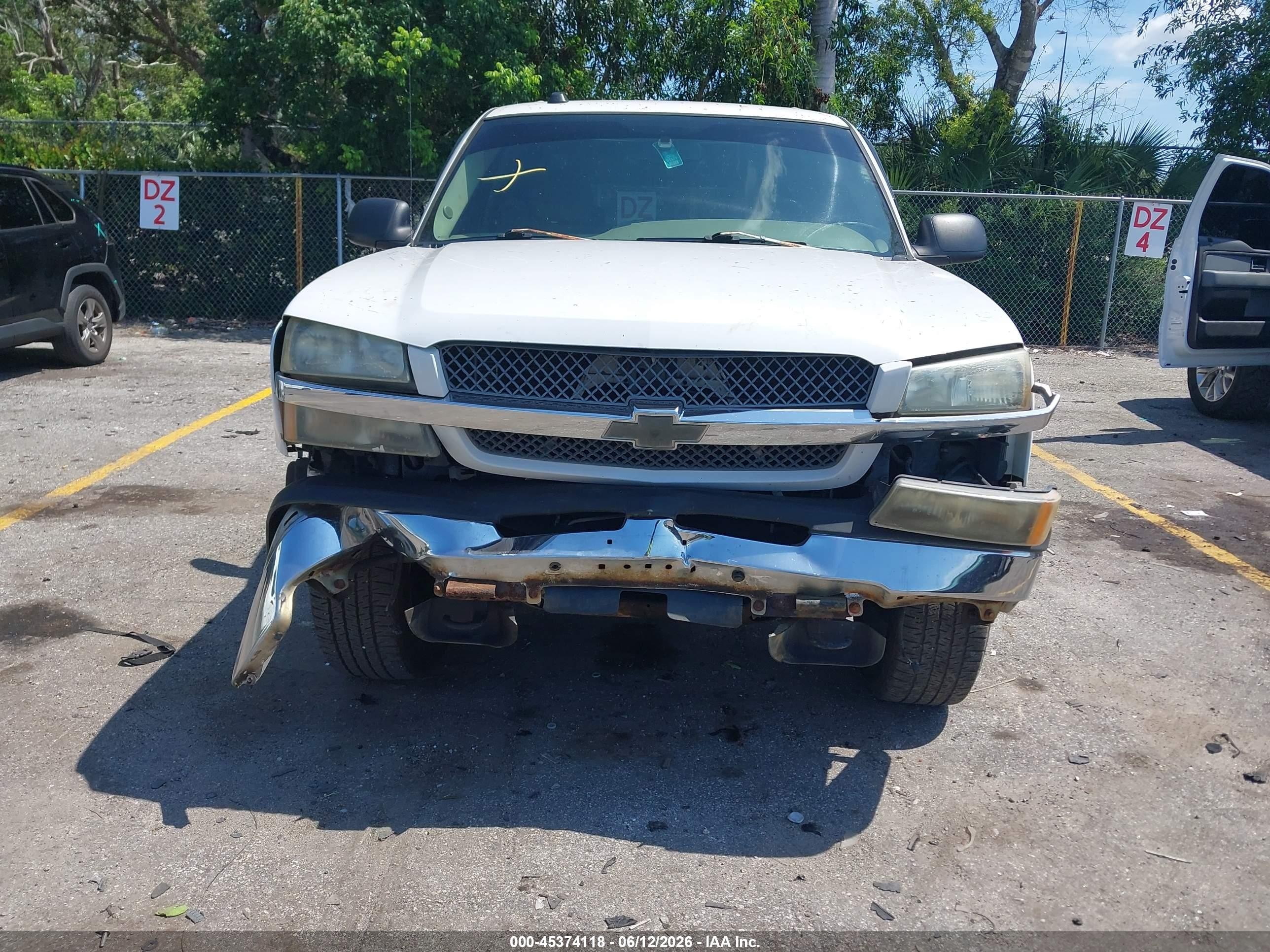 2005 Chevrolet Silverado 1500 Z71 White vin: 2GCEK13T551112977