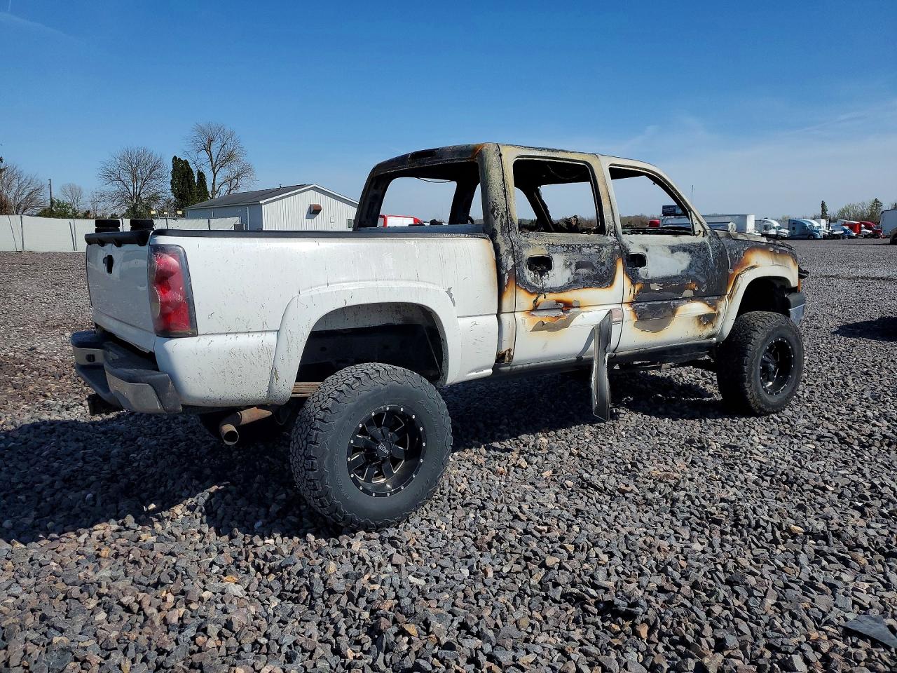 2004 Chevrolet Silverado K1500 White vin: 2GCEK13T641431738