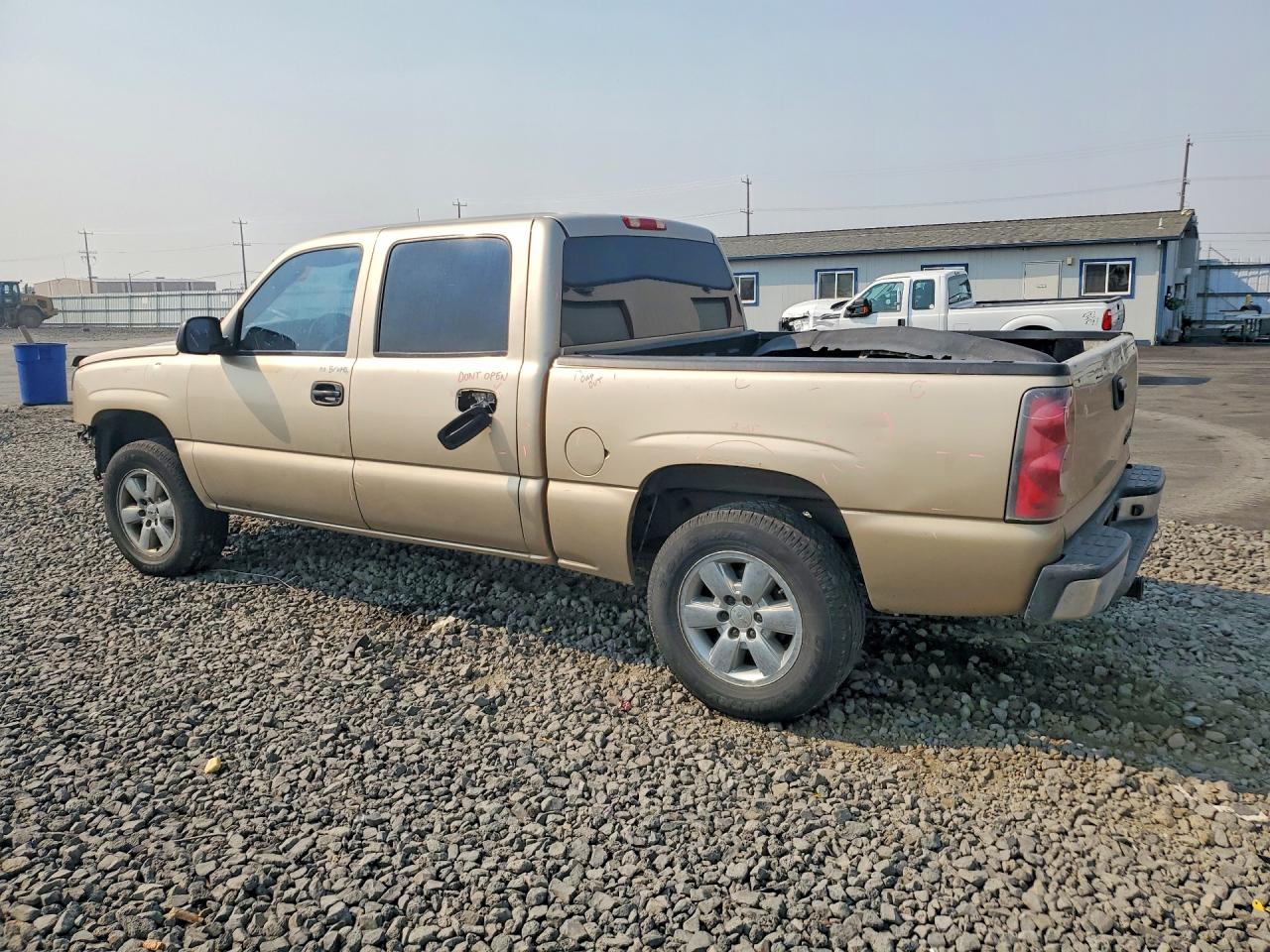 2005 Chevrolet Silverado K1500 Tan vin: 2GCEK13T651123518