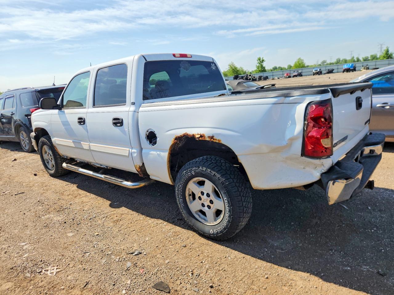 2005 Chevrolet Silverado K1500 White vin: 2GCEK13T651134731