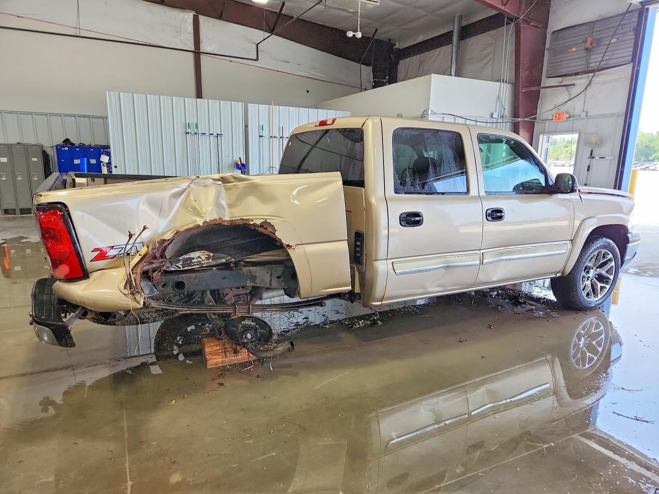 2005 Chevrolet Silverado K1500 Gold vin: 2GCEK13T651222713
