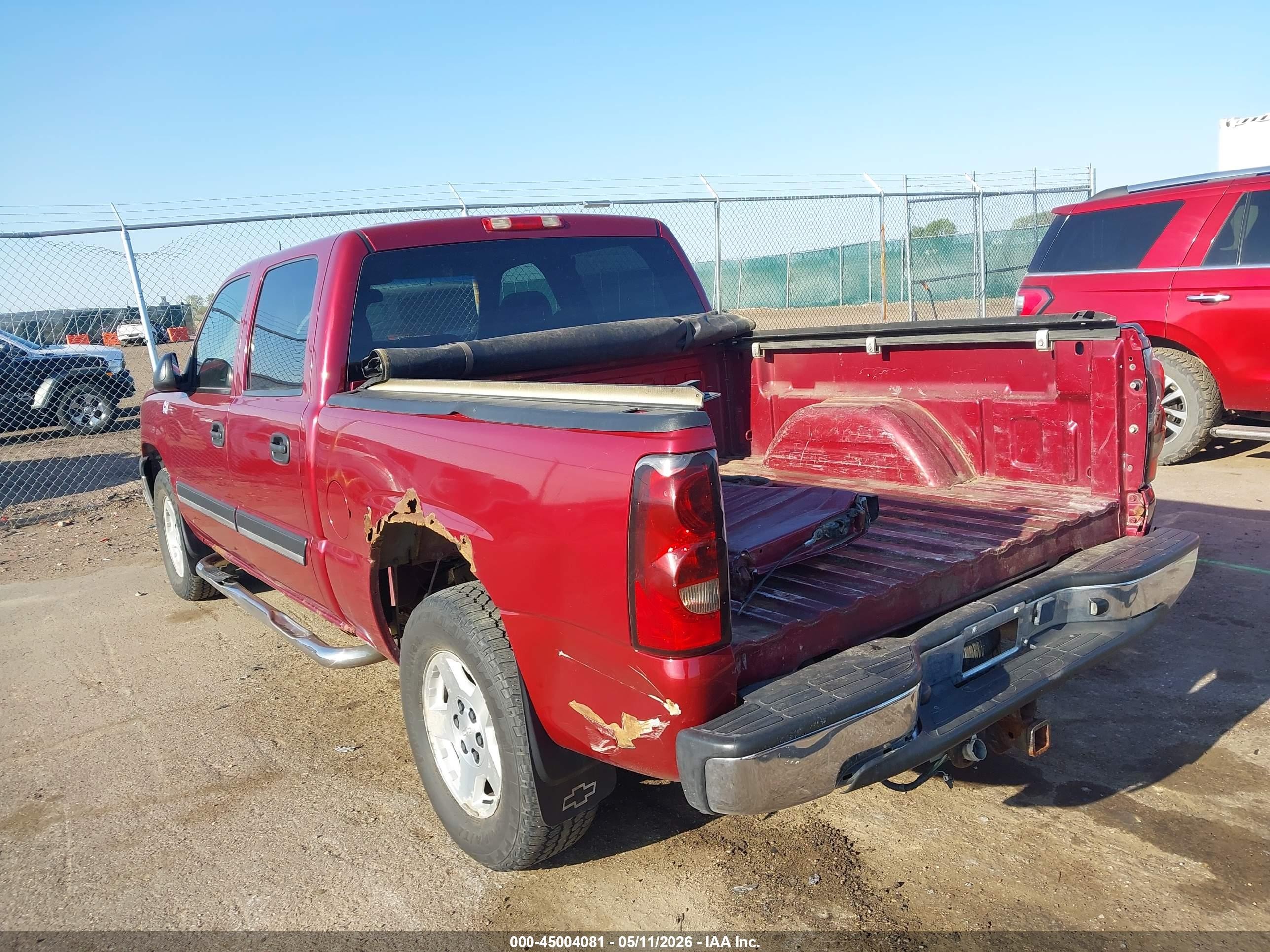 2005 Chevrolet Silverado 1500 Ls Красный vin: 2GCEK13T651240404