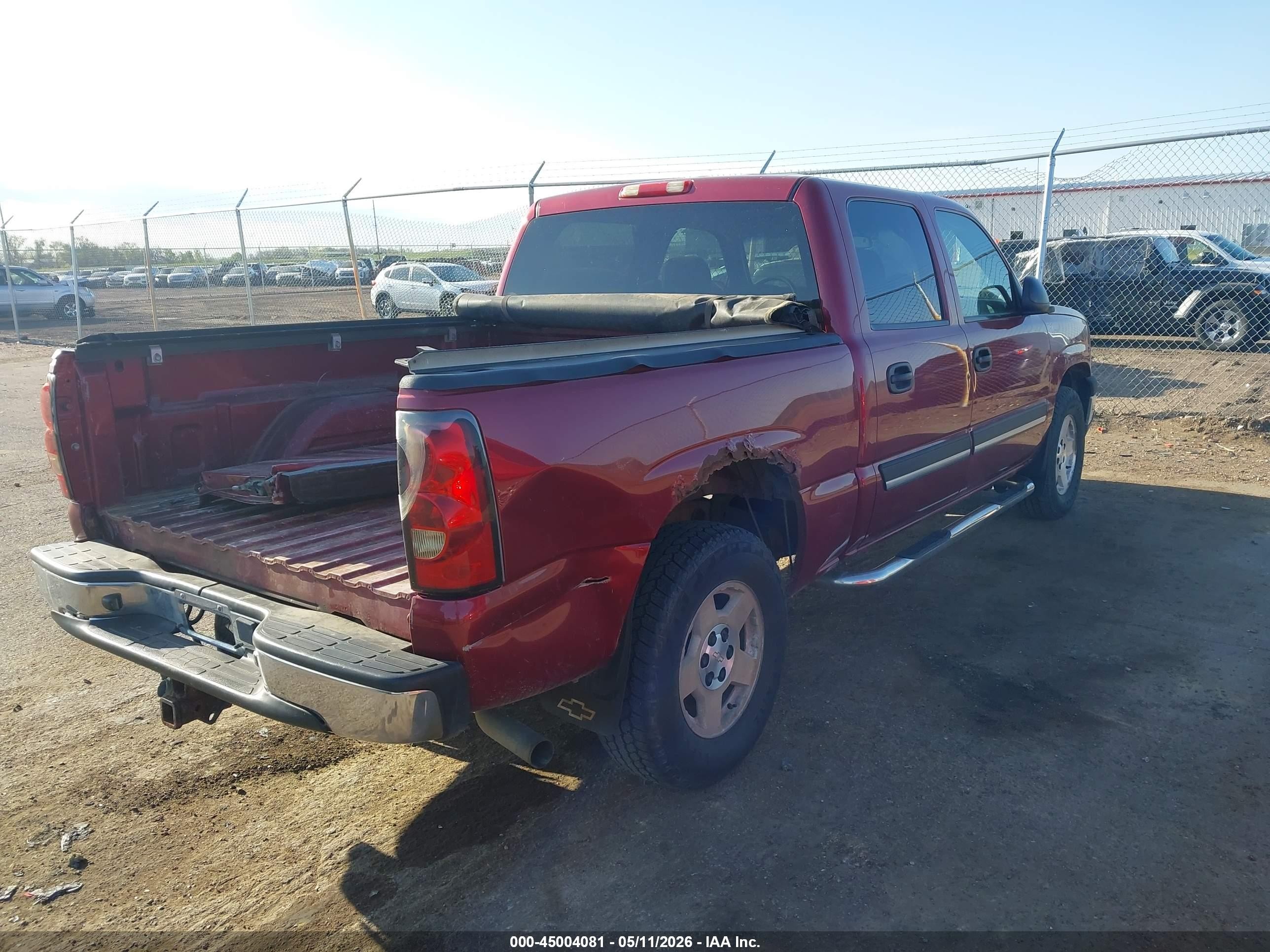 2005 Chevrolet Silverado 1500 Ls Красный vin: 2GCEK13T651240404