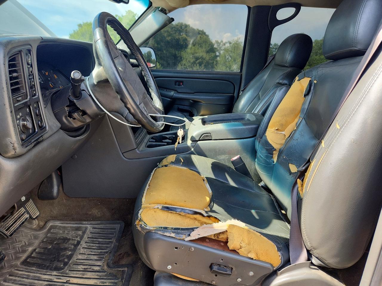 2004 Chevrolet Silverado K1500 Silver vin: 2GCEK13T741395848