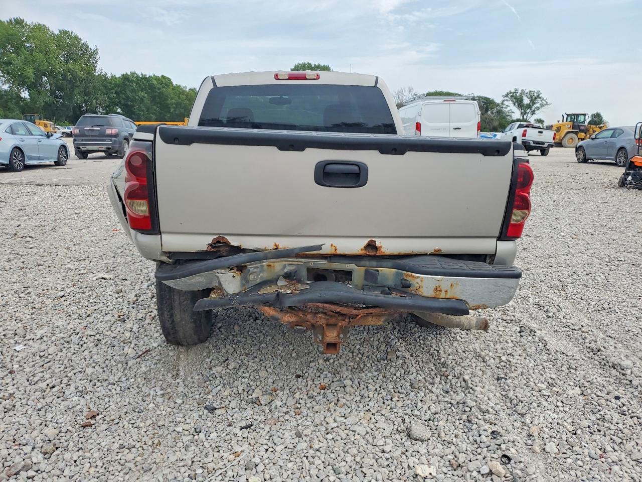 2004 Chevrolet Silverado K1500 Silver vin: 2GCEK13T741406914