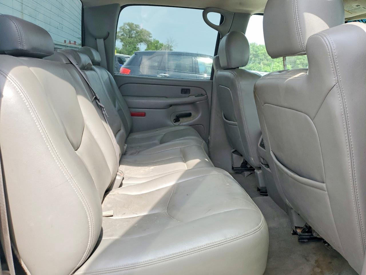 2004 Chevrolet Silverado K1500 Silver vin: 2GCEK13T741406914