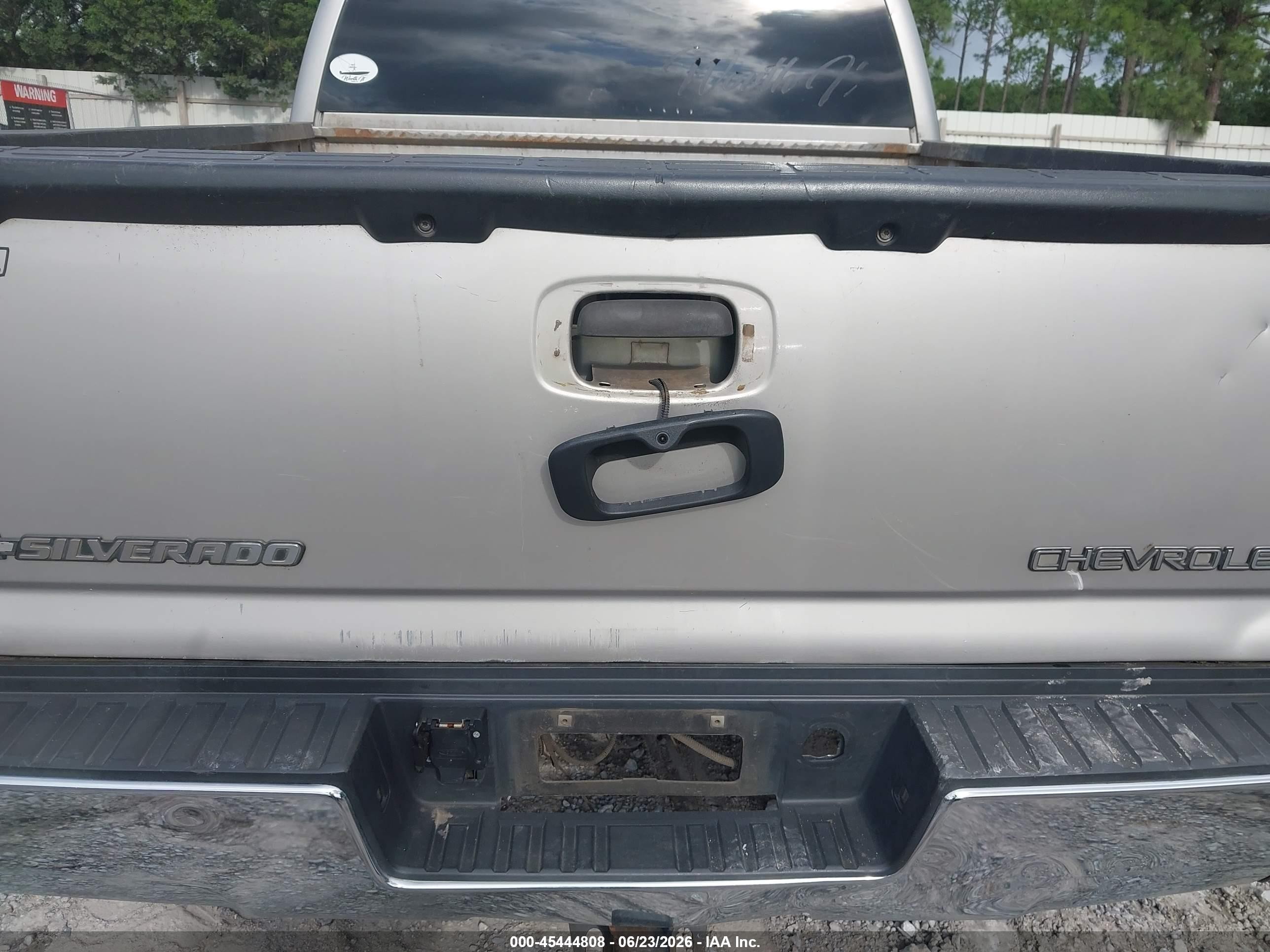 2005 Chevrolet Silverado 1500 Z71 Silver vin: 2GCEK13T751325980