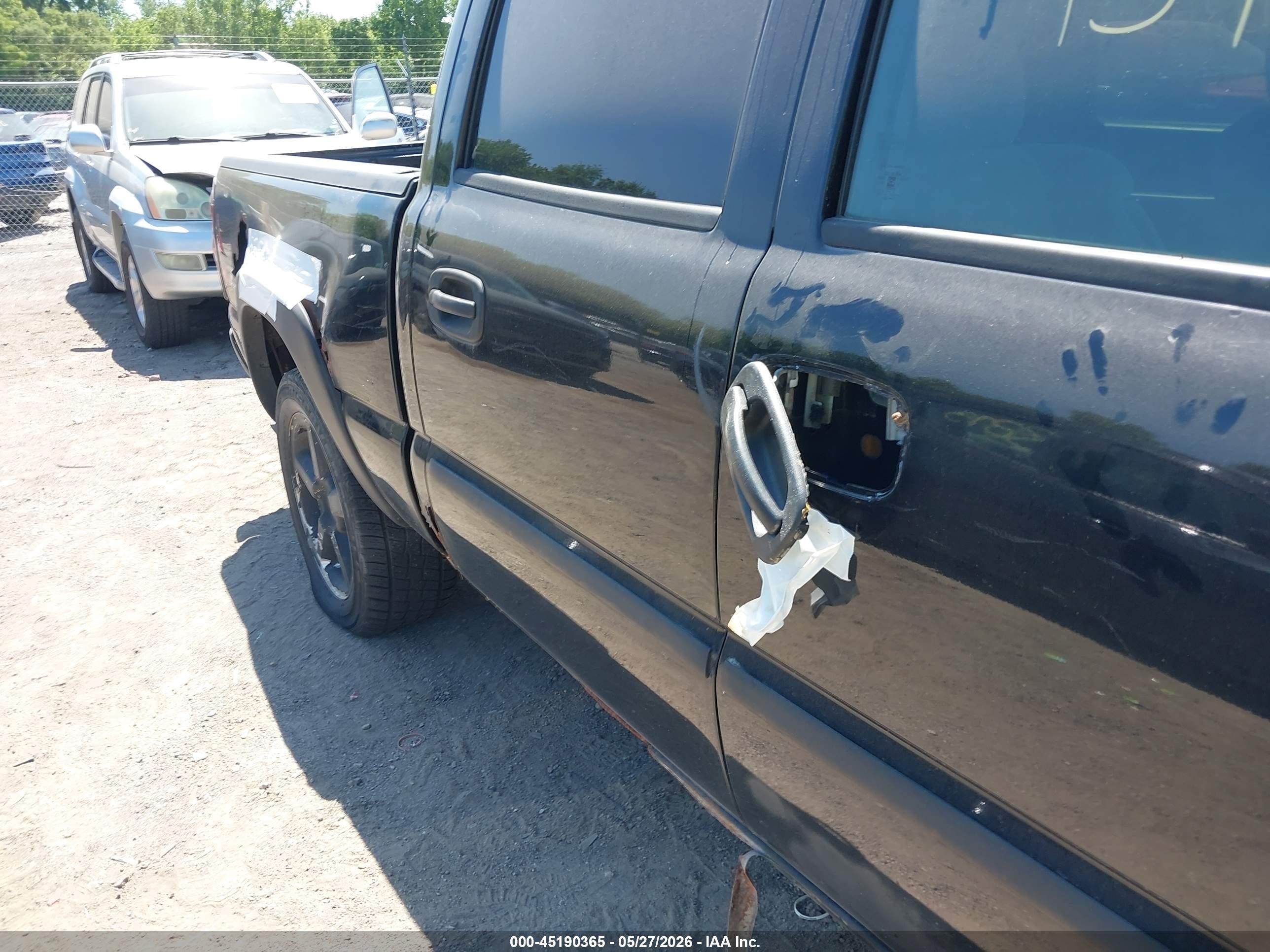 2004 Chevrolet Silverado 1500 Z71 Black vin: 2GCEK13T841319846