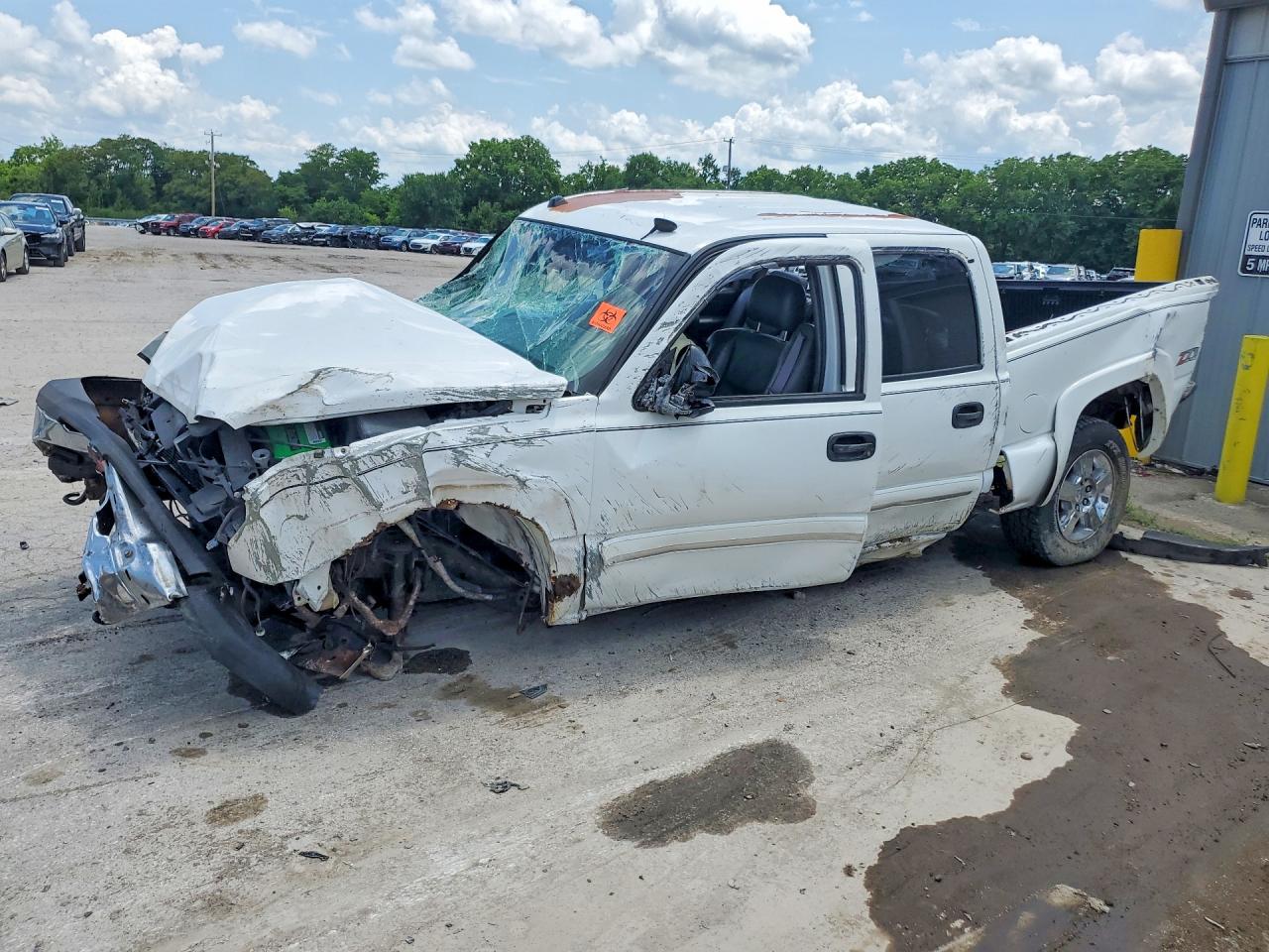 2004 Chevrolet Silverado K1500 White vin: 2GCEK13T841383918