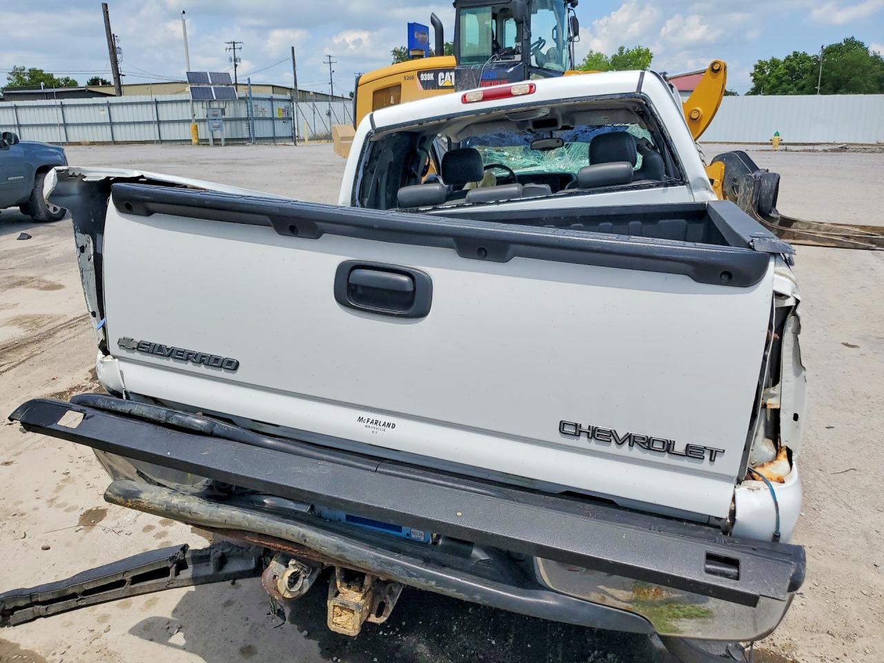2004 Chevrolet Silverado K1500 White vin: 2GCEK13T841383918