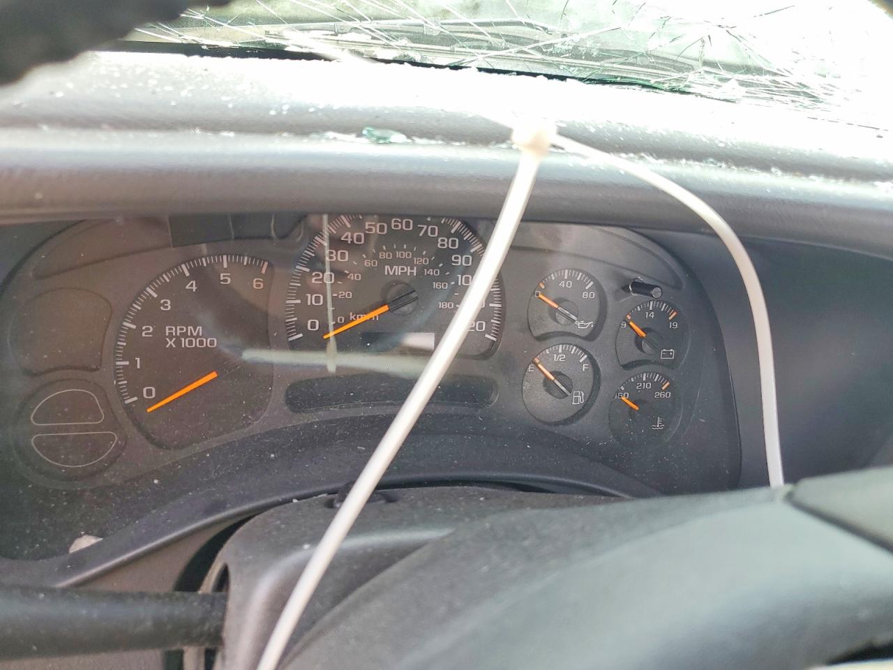 2004 Chevrolet Silverado K1500 White vin: 2GCEK13T841383918