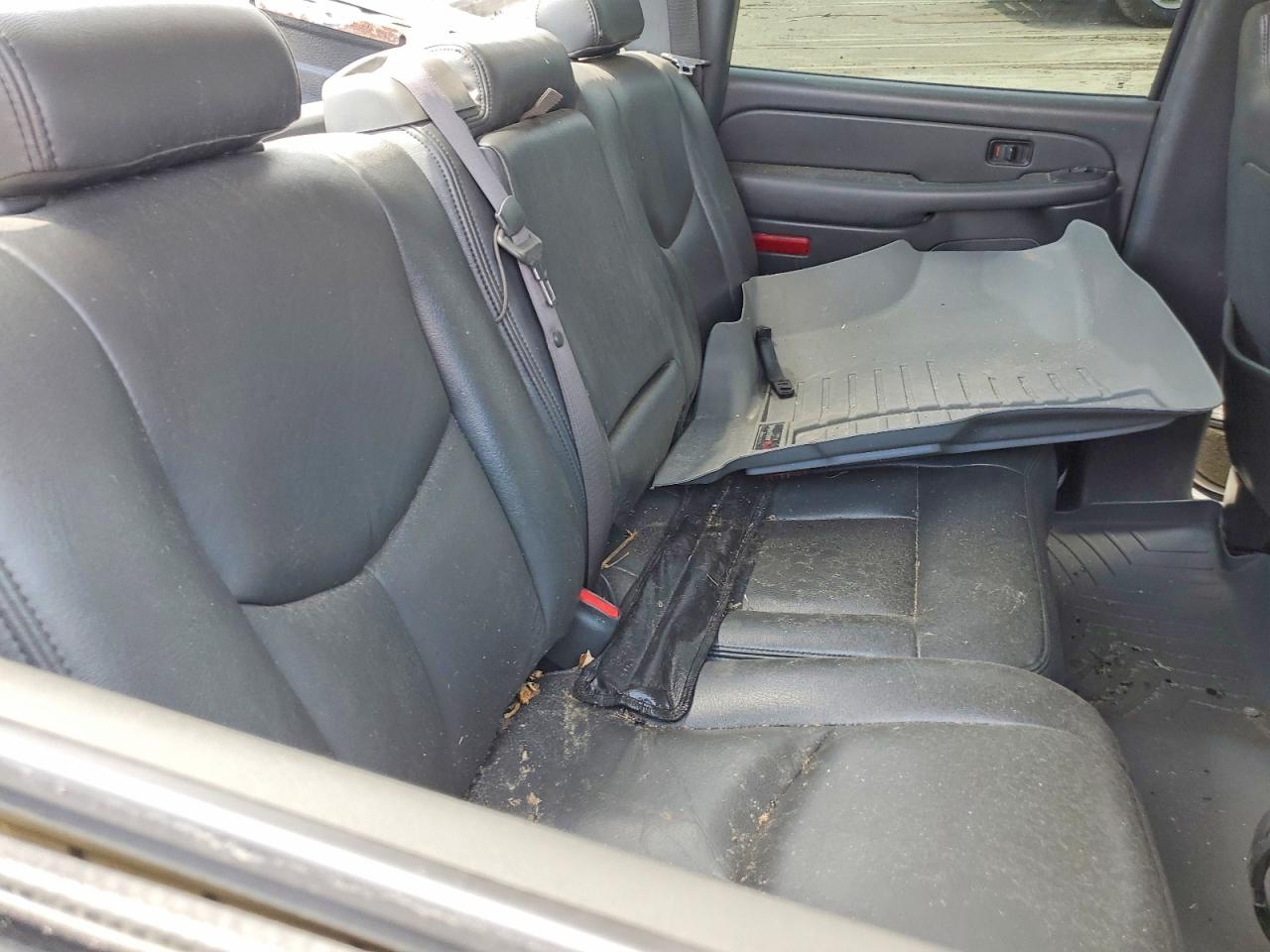 2004 Chevrolet Silverado K1500 White vin: 2GCEK13T841383918