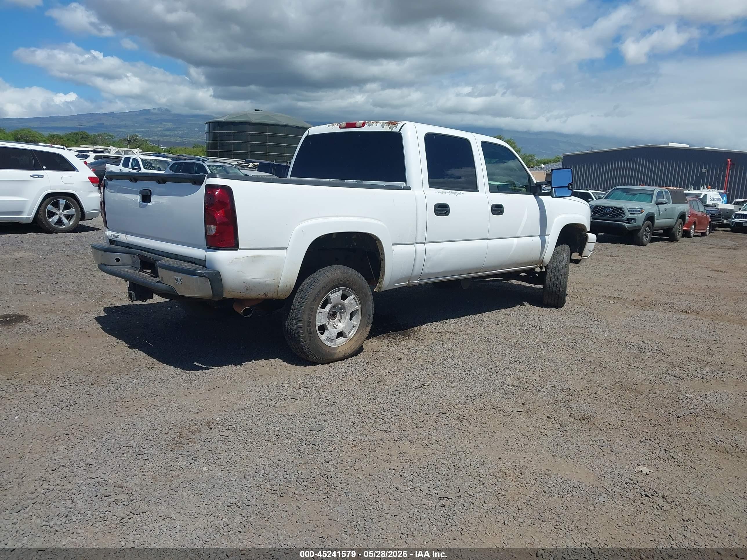 2005 Chevrolet Silverado 1500 Z71 Белый vin: 2GCEK13T851382138