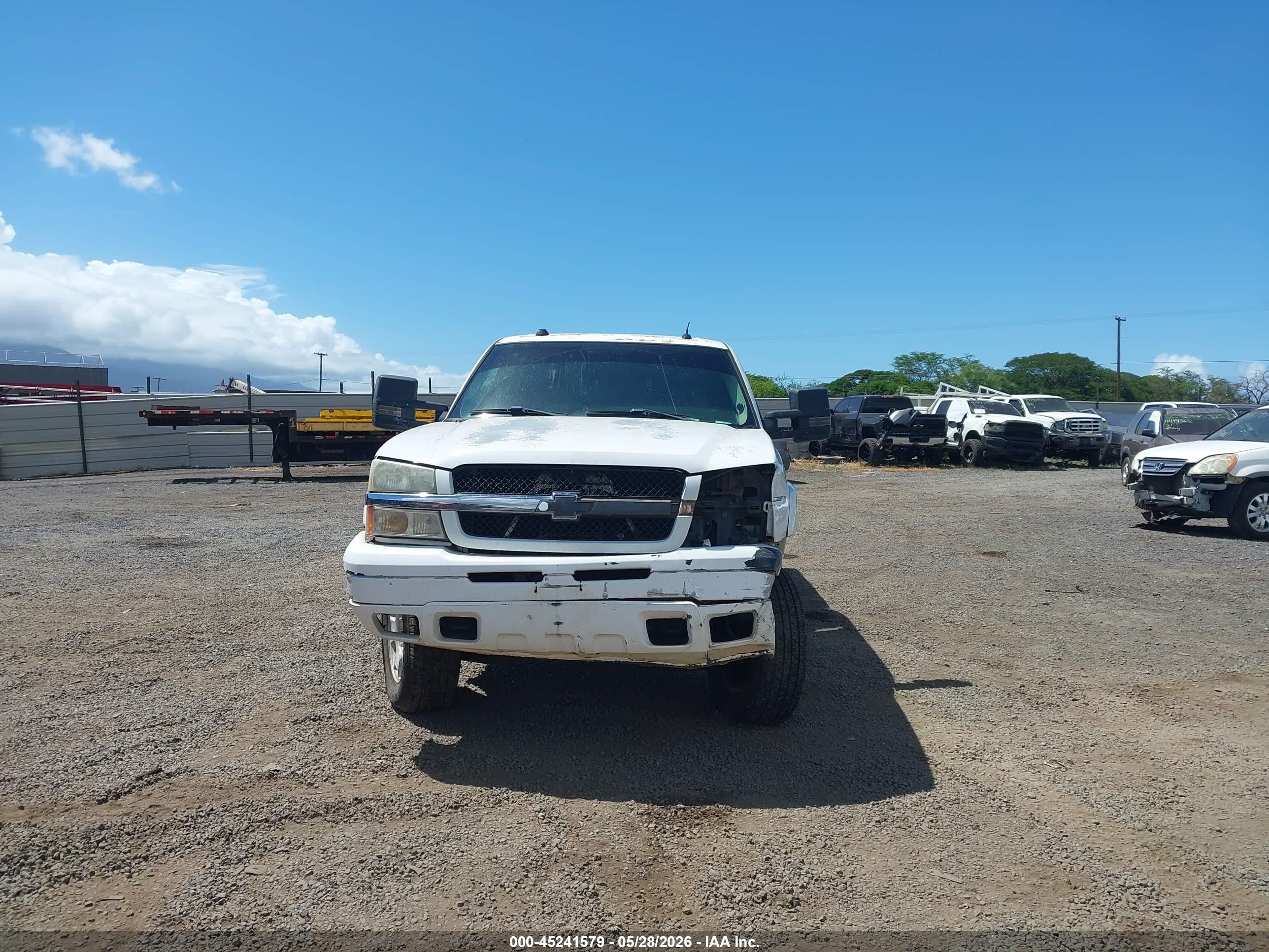 2005 Chevrolet Silverado 1500 Z71 Белый vin: 2GCEK13T851382138