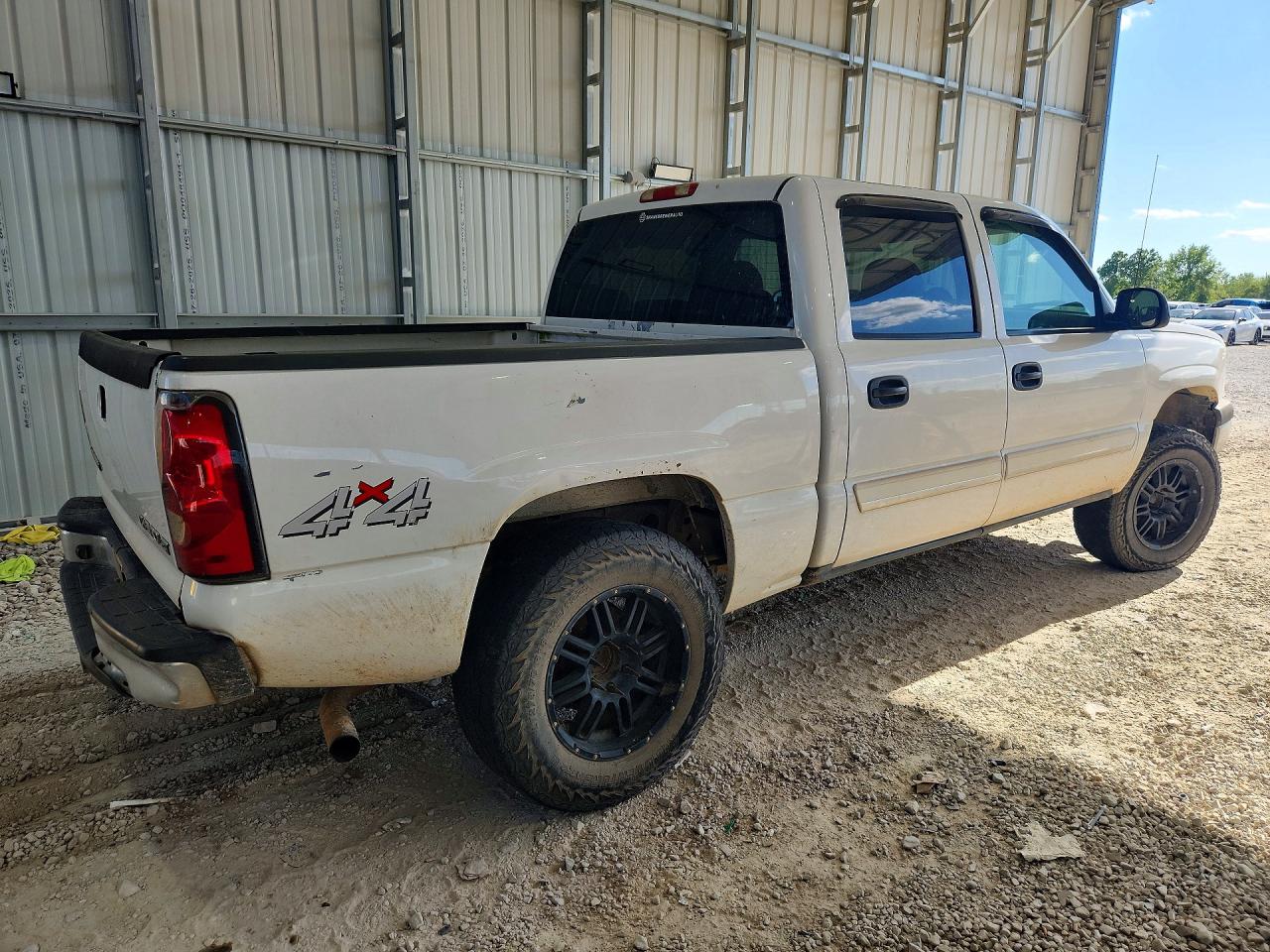 2005 Chevrolet Silverado K1500 Белый vin: 2GCEK13T951231888