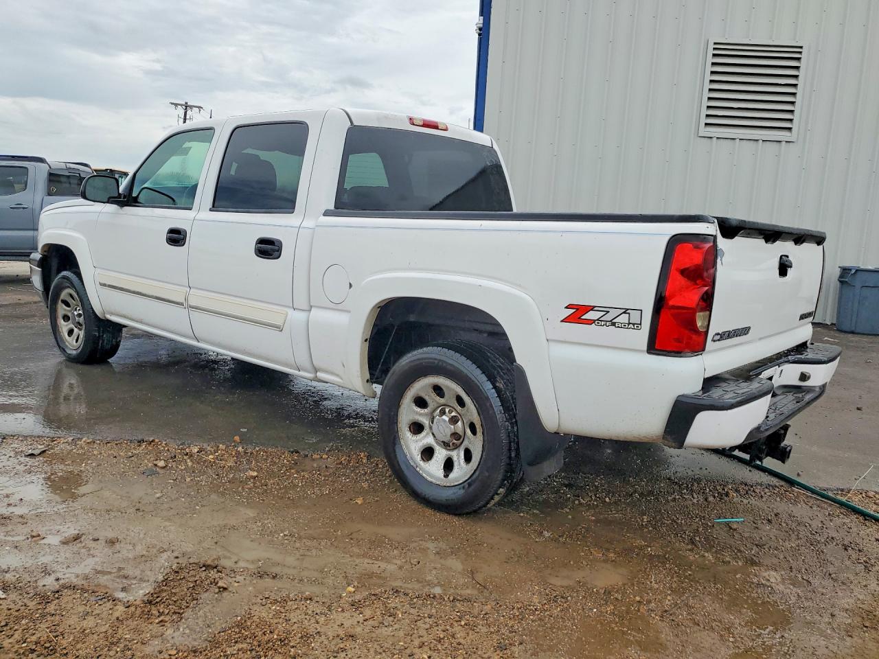 2005 Chevrolet Silverado 1500 Lt Double Cab 4wd White vin: 2GCEK13T951335409