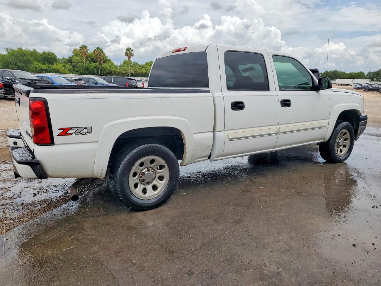 2005 Chevrolet Silverado 1500 Lt Double Cab 4wd White vin: 2GCEK13T951335409