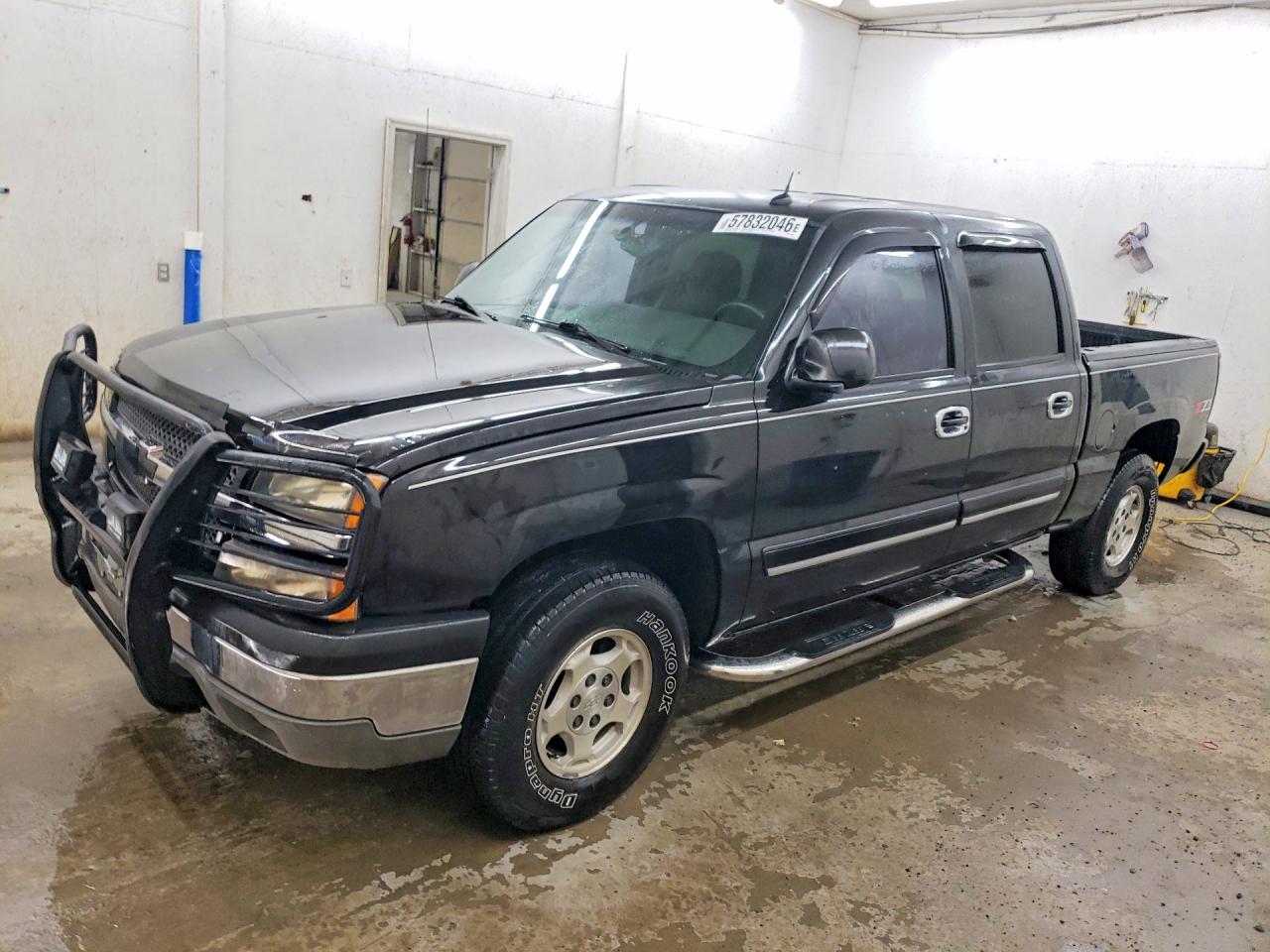 2004 Chevrolet Silverado K1500 Black vin: 2GCEK13TX41342822