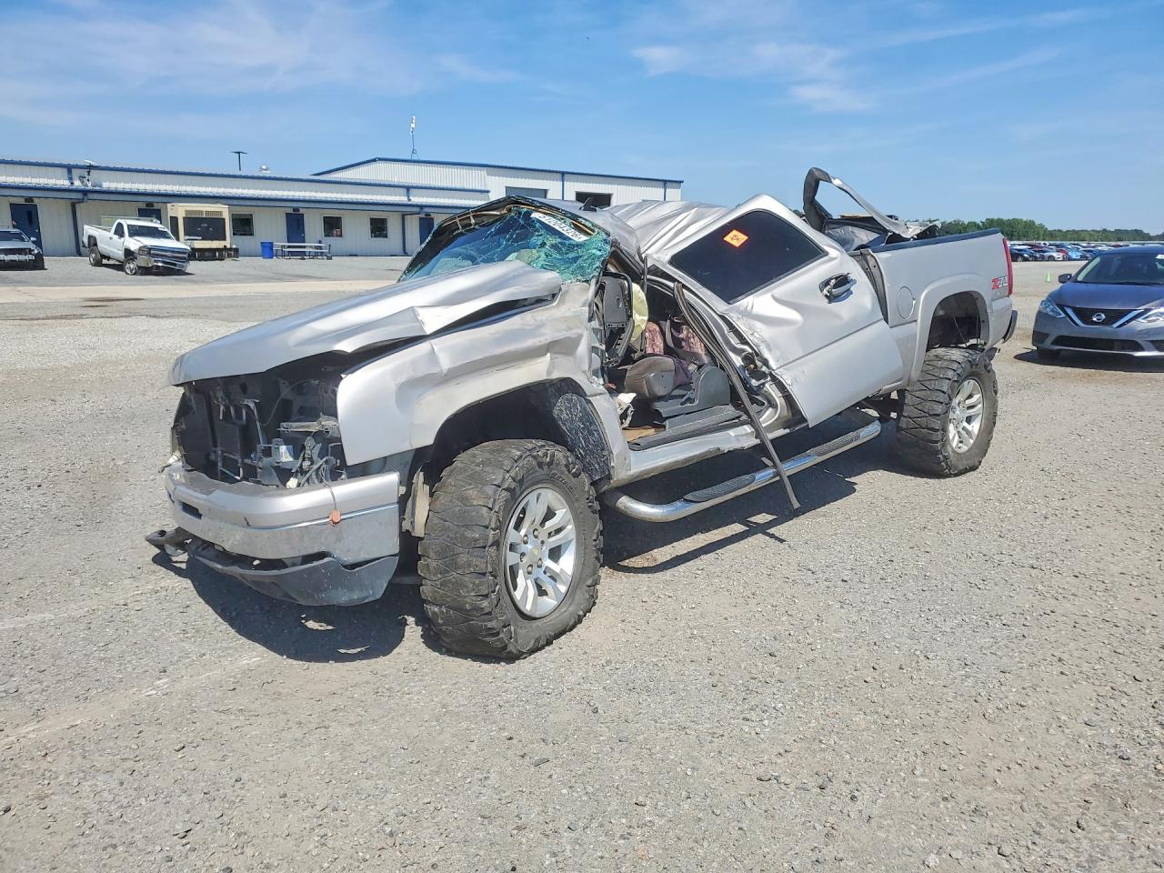 2006 Chevrolet Silverado K1500 Серебряный vin: 2GCEK13TX61200537