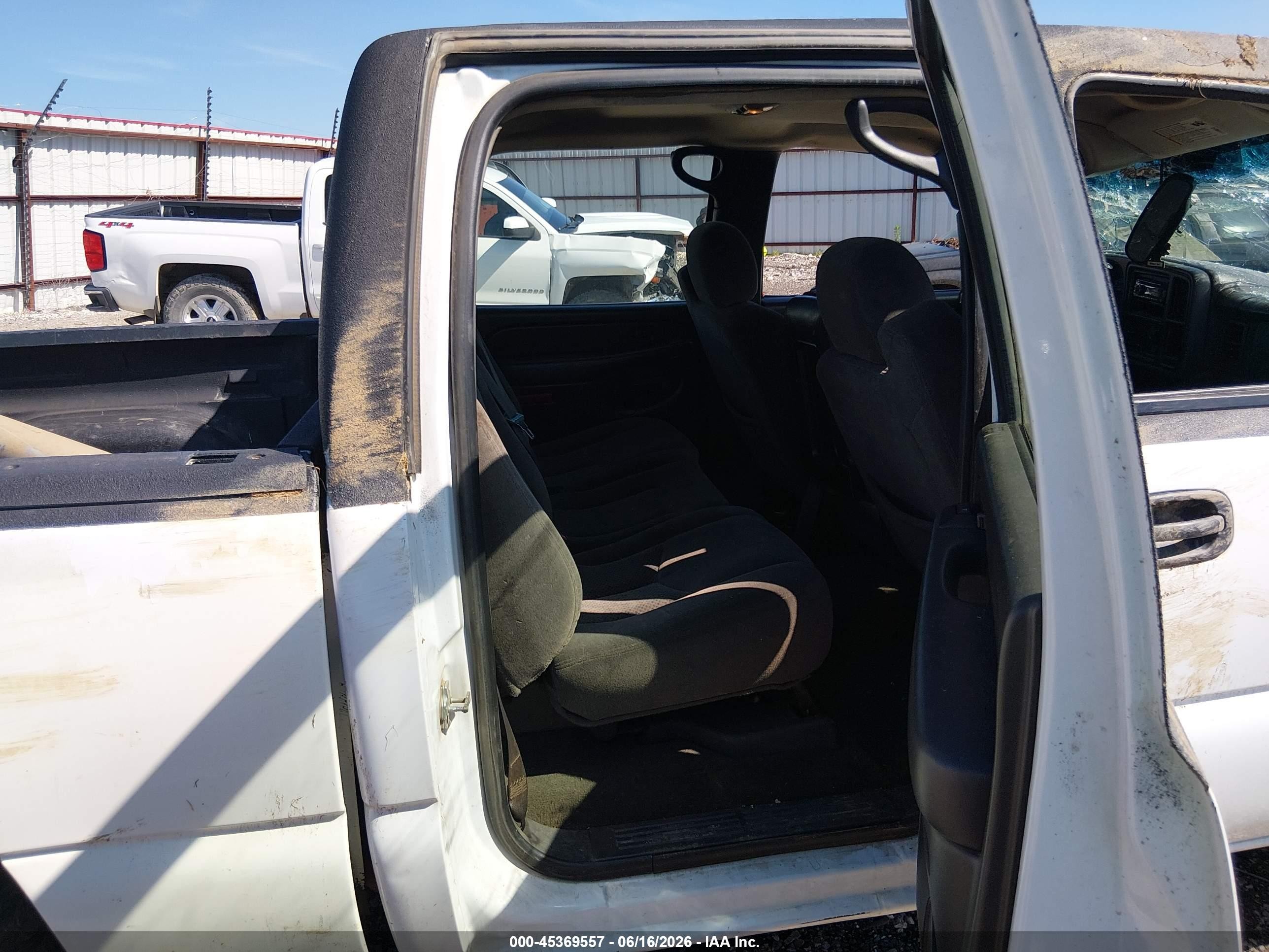 2006 Chevrolet Silverado 1500 Ls White vin: 2GCEK13V161209581