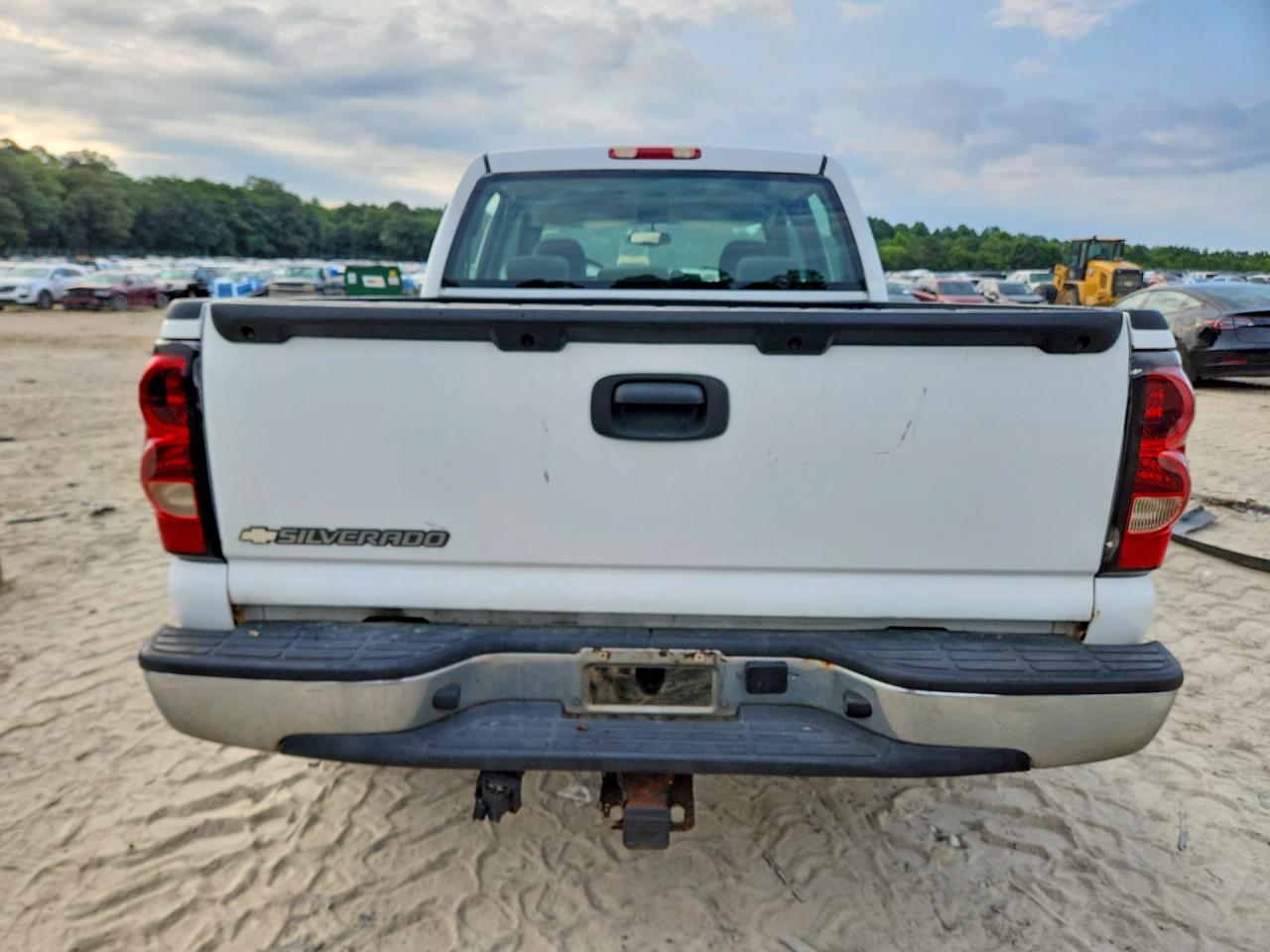 2007 Chevrolet Silverado K1500 Classic Crew Cab White vin: 2GCEK13V771175910