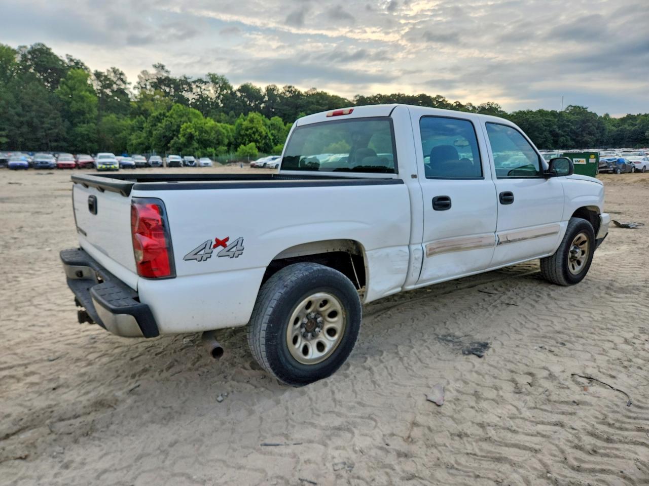 2007 Chevrolet Silverado K1500 Classic Crew Cab White vin: 2GCEK13V771175910