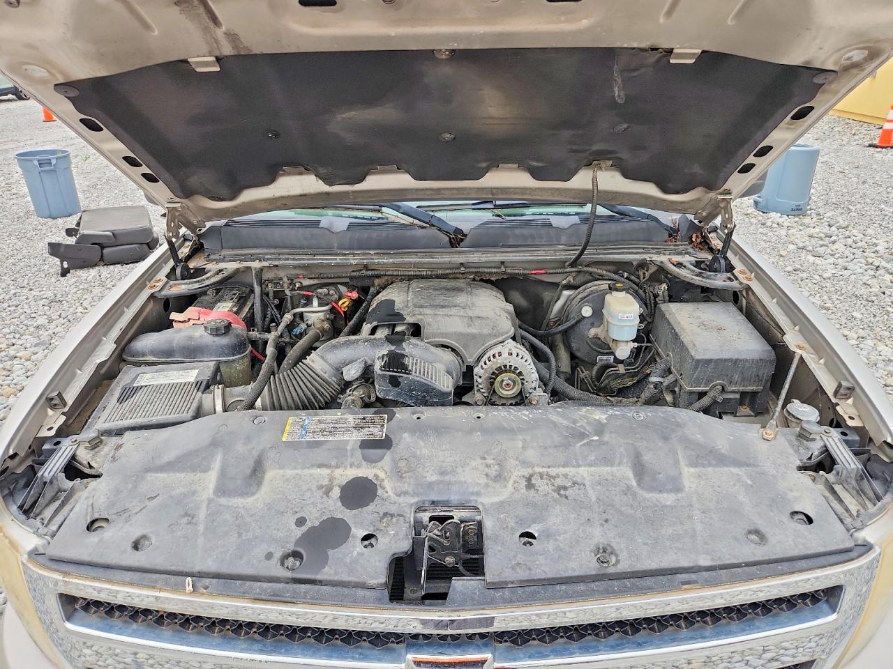 2008 Chevrolet Silverado K1500 Серебряный vin: 2GCEK13Y781220842