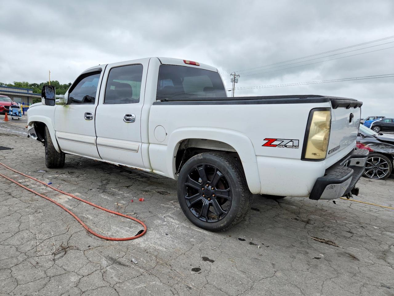 2007 Chevrolet Silverado K1500 Classic Crew Cab White vin: 2GCEK13Z071167375