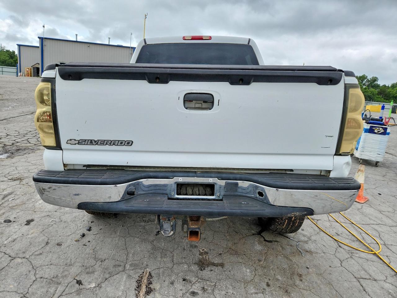 2007 Chevrolet Silverado K1500 Classic Crew Cab White vin: 2GCEK13Z071167375